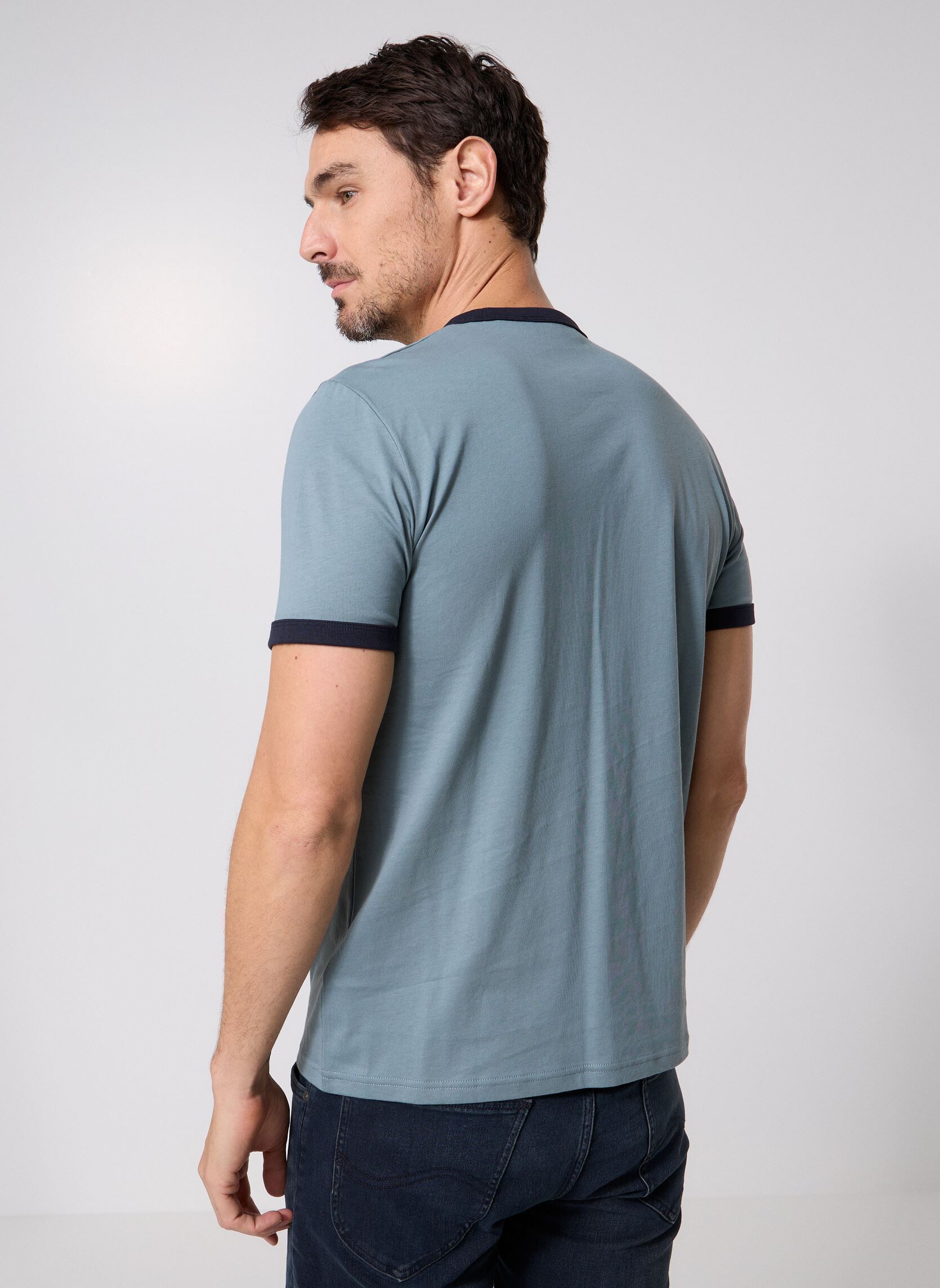 Tee-shirts Ringer T-Shirt homme gris Fred Perry Tee-shirts Ringer T-Shirt homme gris STOCKPORTBLU/NVY