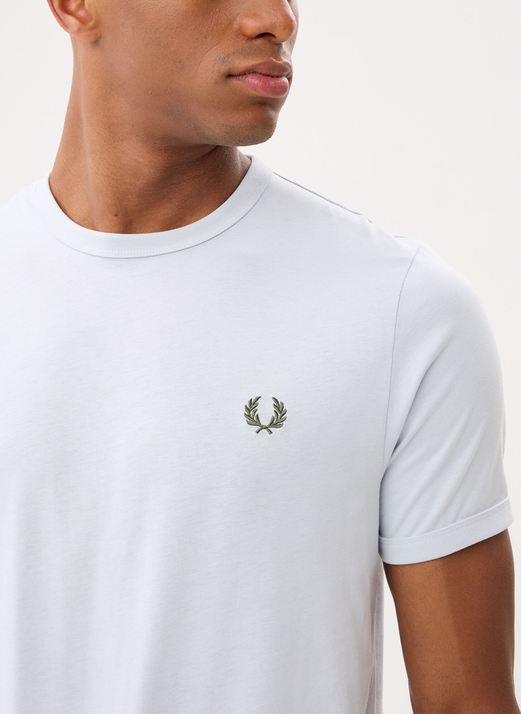Tee-shirts Ringer T-Shirt homme bleu Fred Perry Tee-shirts Ringer T-Shirt homme bleu DUSKY BLUE