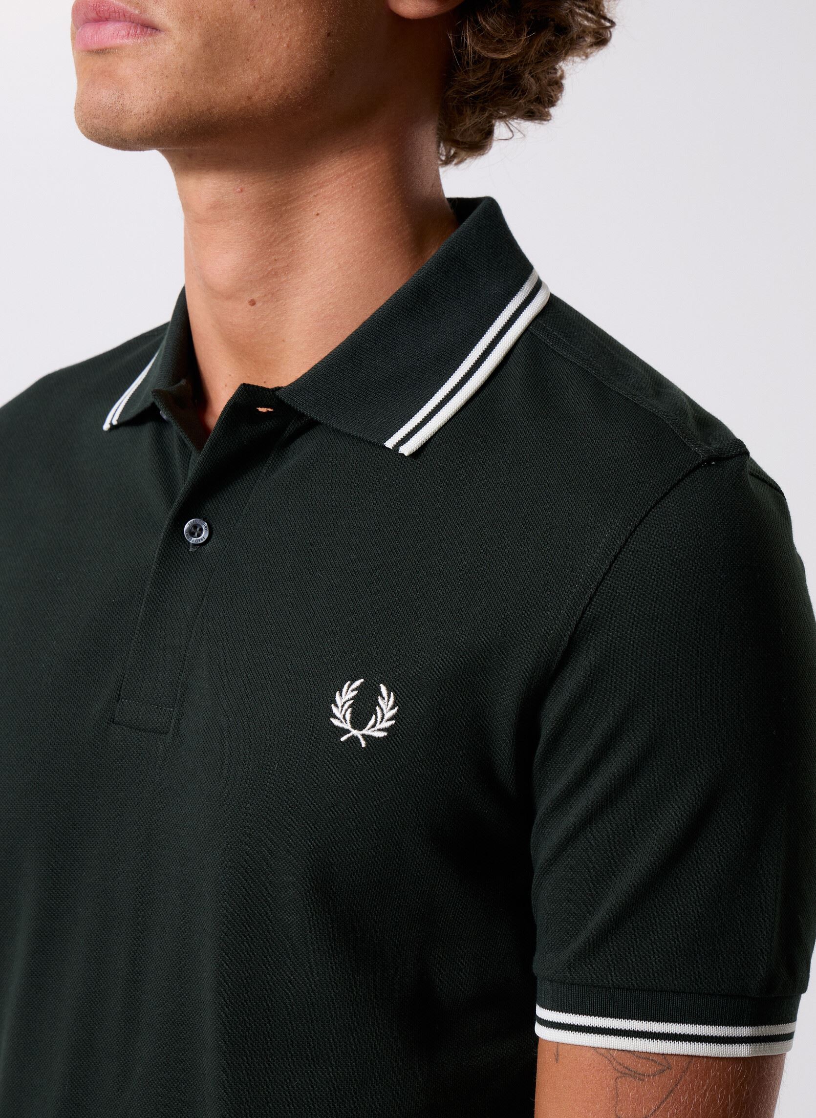 Polos Twin Tipped Fred Perry Shirt homme vert Fred Perry Polos Twin Tipped Fred Perry Shirt homme vert NIGHTGREEN/SNWHT