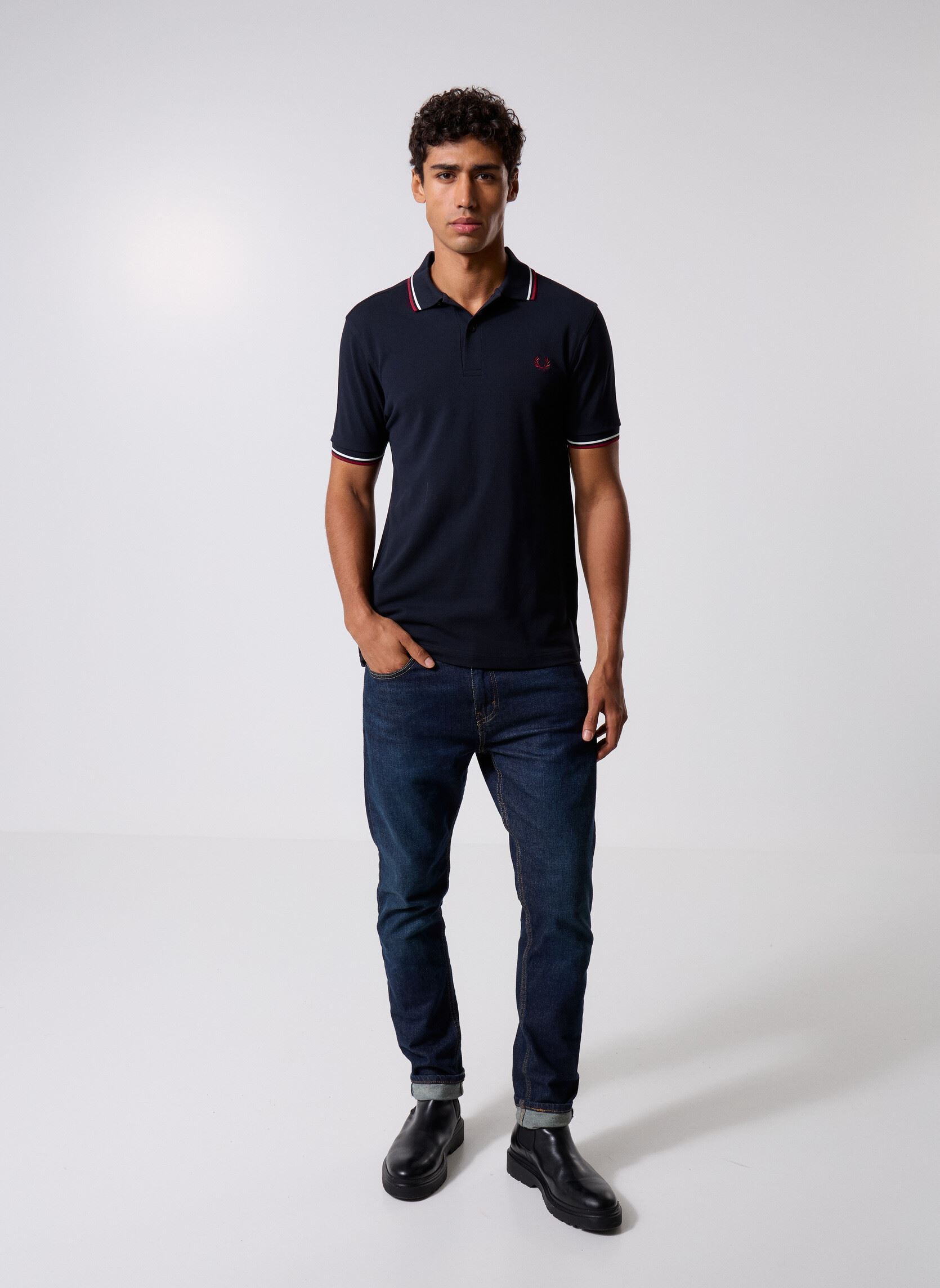 Polos Twin Tipped Fred Perry Shirt homme bleu Fred Perry Polos Twin Tipped Fred Perry Shirt homme bleu NVY/SWHT/BNTRED