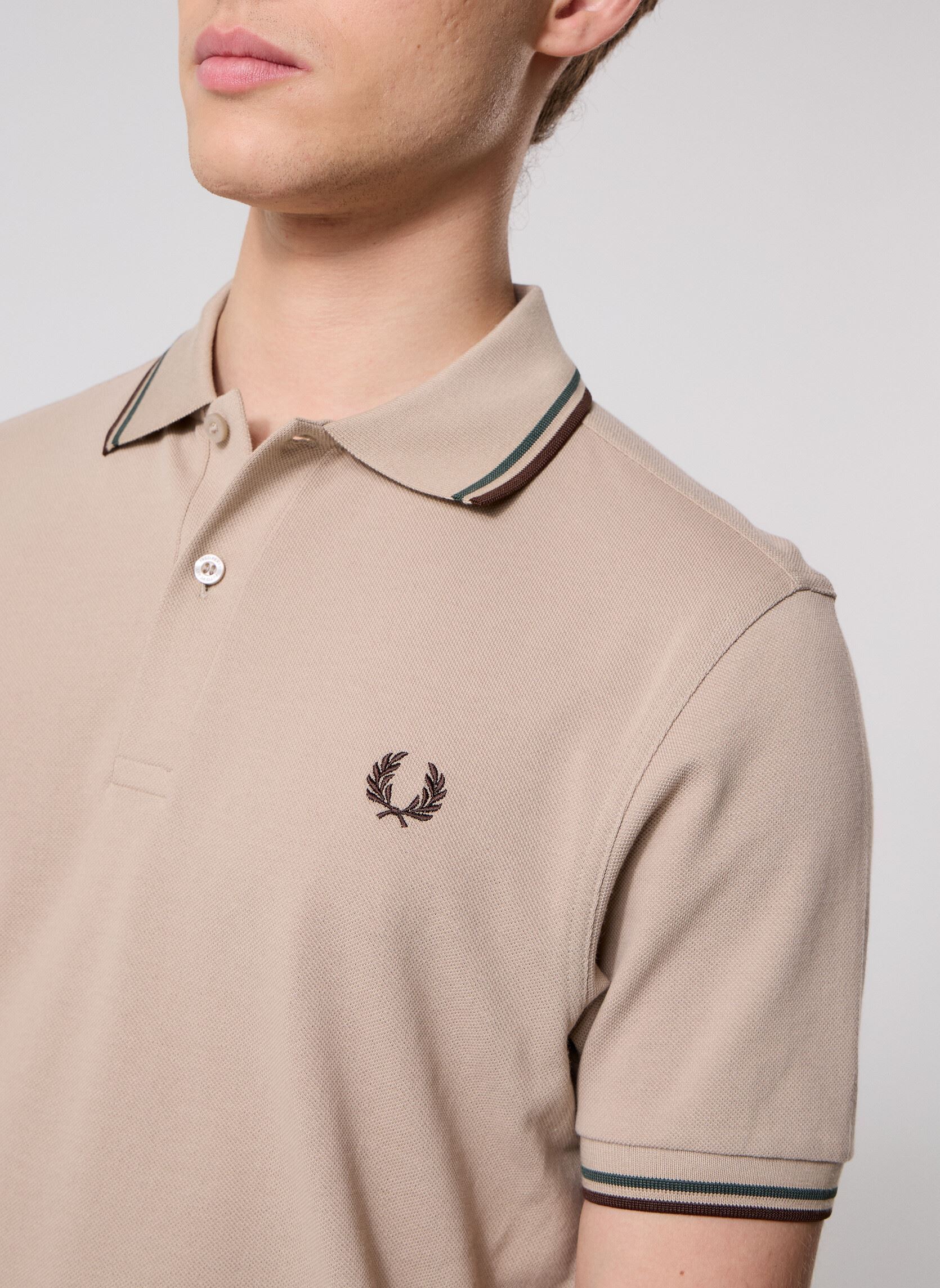 Polos Twin Tipped Fred Perry Shirt homme beige Fred Perry Polos Twin Tipped Fred Perry Shirt homme beige WRMOT/CRTGR/BTOB