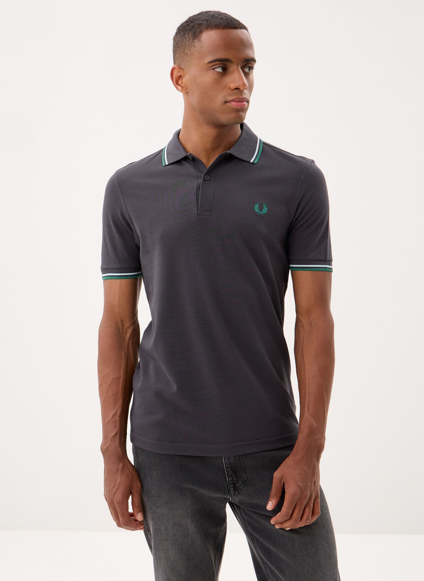 Polos Twin Tipped Fred Perry Shirt homme gris Fred Perry Polos Twin Tipped Fred Perry Shirt homme gris ANCHOR GREY/LIGHT ICE/SPO