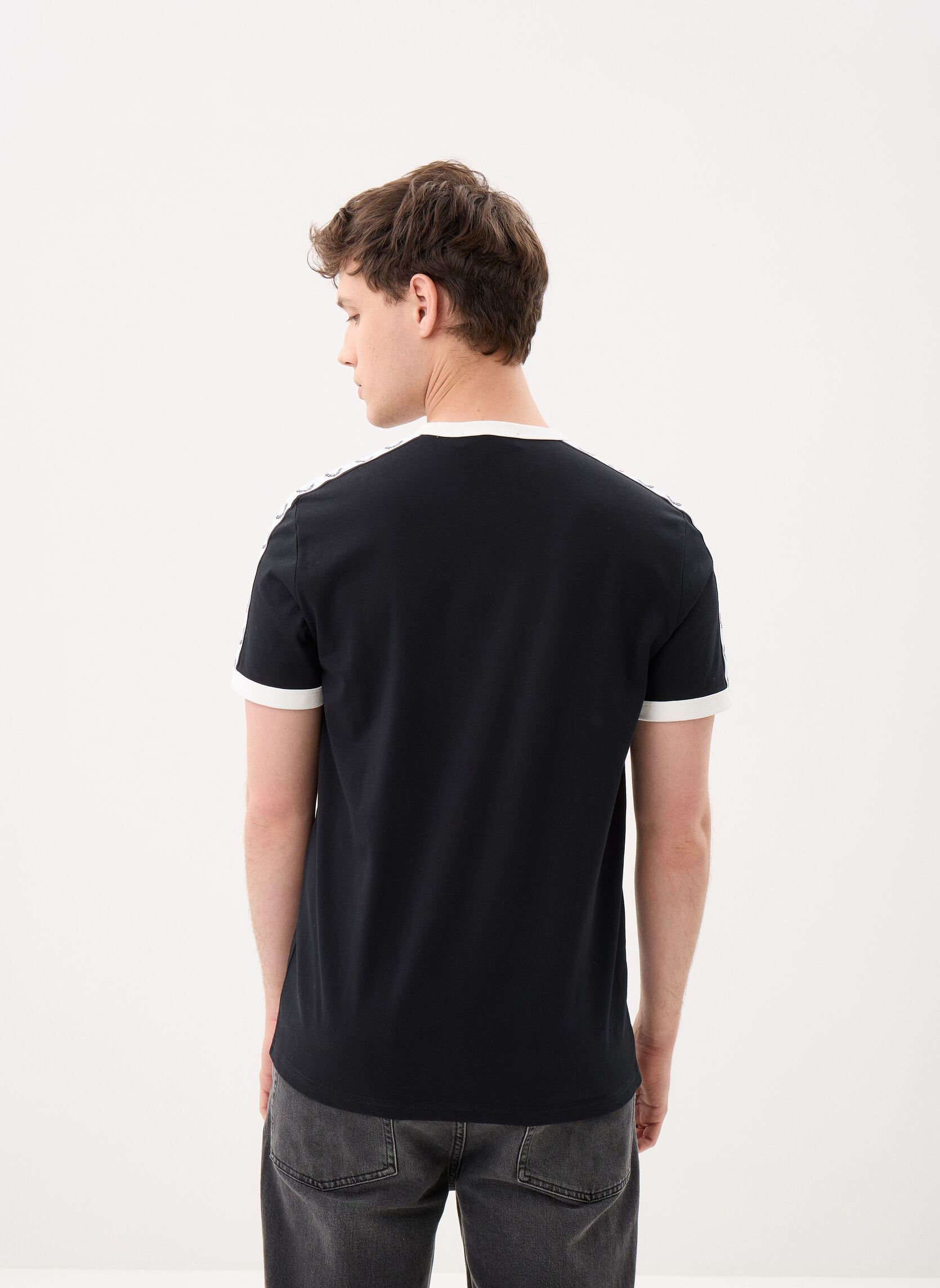 Tee-shirts Taped Ringer T-Shirt homme noir Fred Perry Tee-shirts Taped Ringer T-Shirt homme noir Black