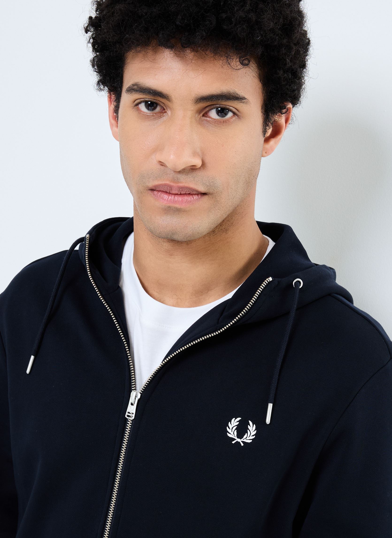 Sweat à Capuche Fred Perry – Bleu Marine – Homme Taille M – Fermeture éclair Intégrale – Occasion