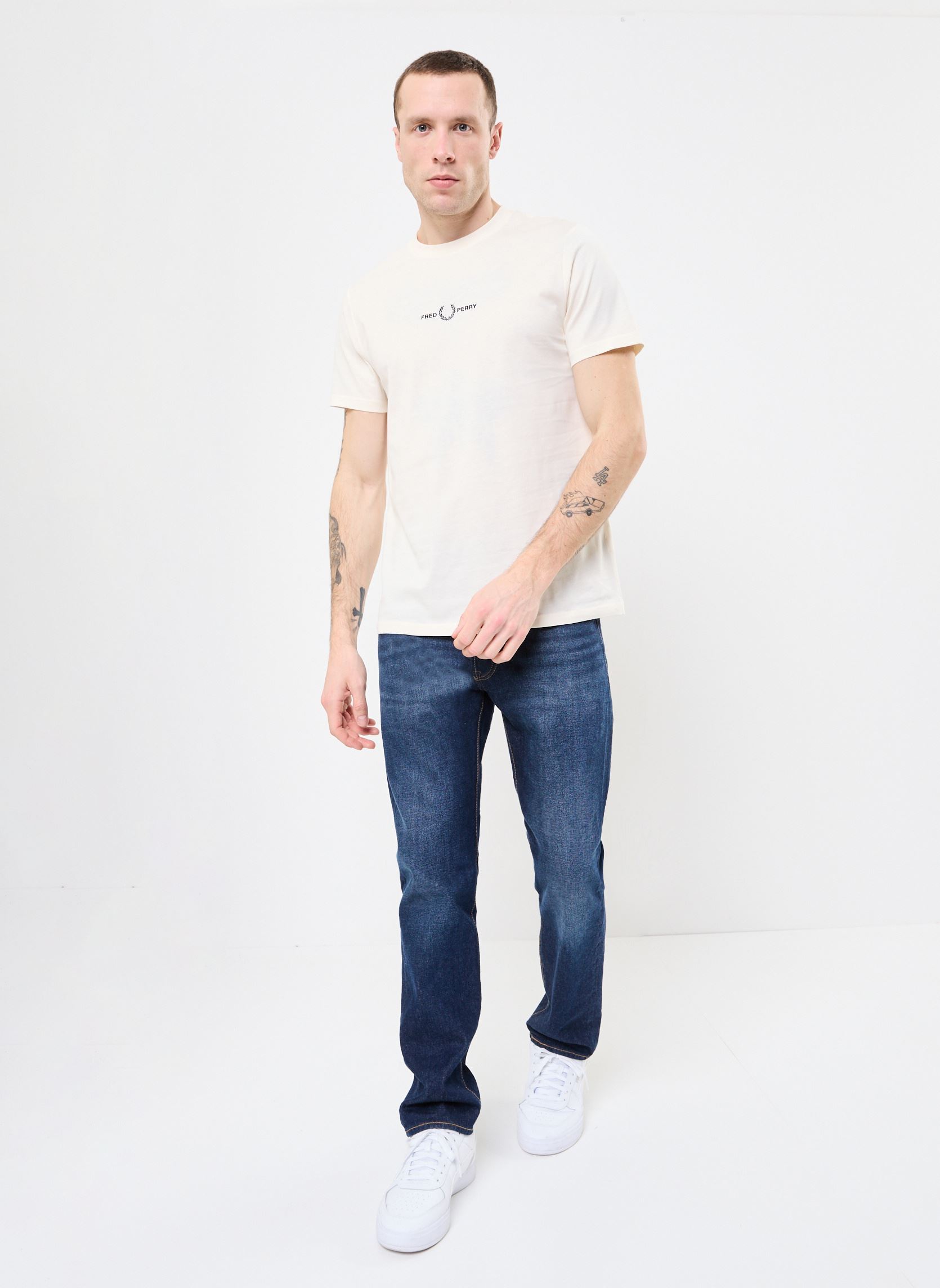 Tee-shirts Embroidered T-Shirt homme blanc Fred Perry Tee-shirts Embroidered T-Shirt homme blanc ECRU