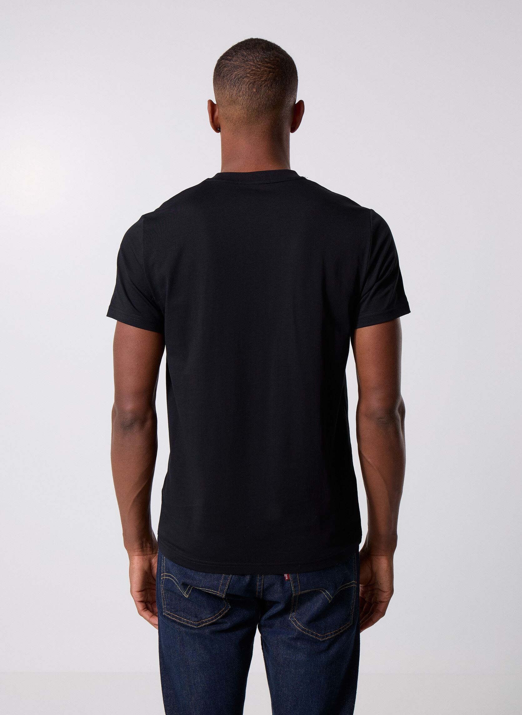 Tee-shirts Embroidered T-Shirt homme noir Fred Perry Tee-shirts Embroidered T-Shirt homme noir BLACK