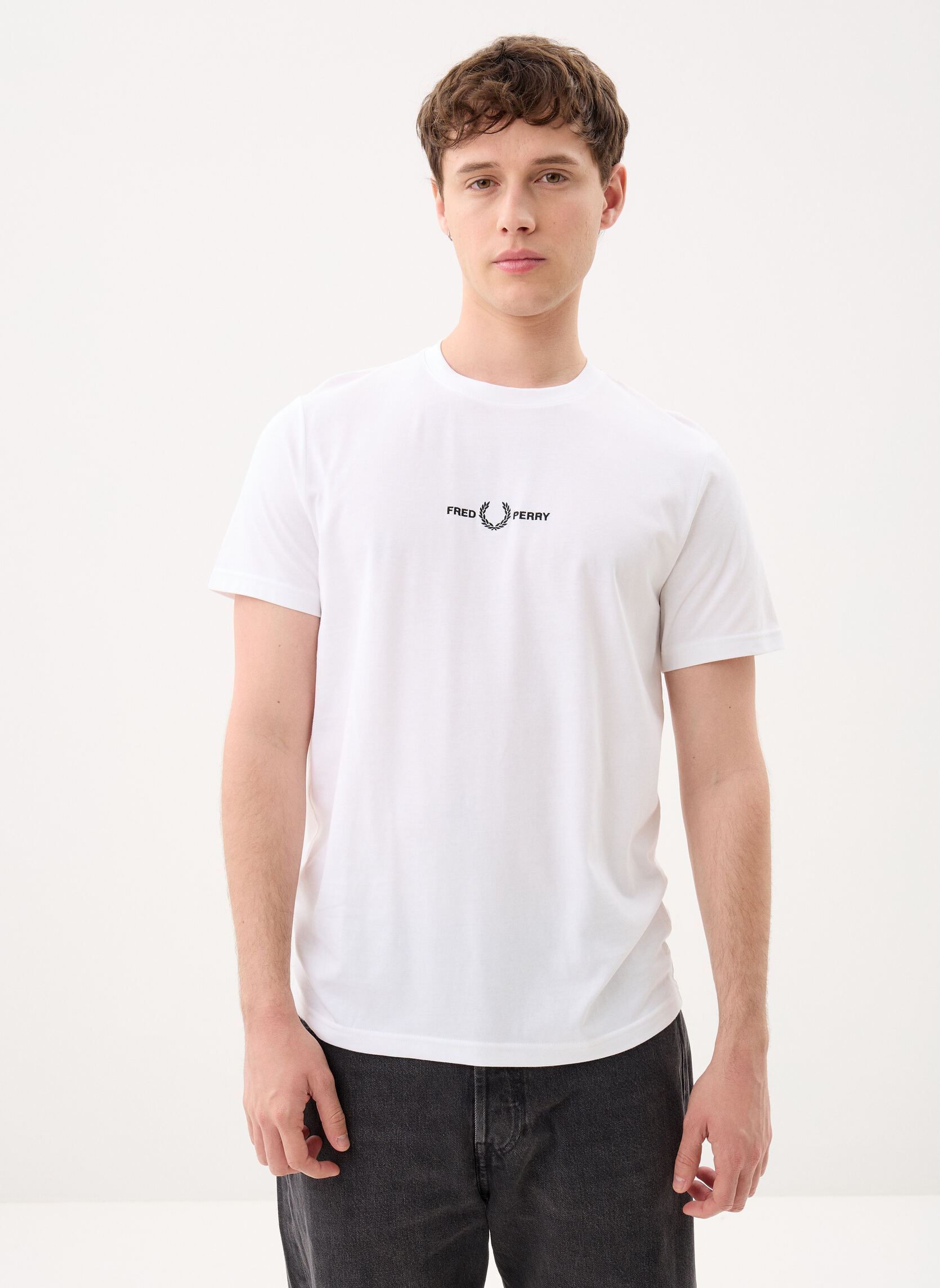 Tee-shirts Embroidered T-Shirt homme blanc Fred Perry Tee-shirts Embroidered T-Shirt homme blanc WHITE