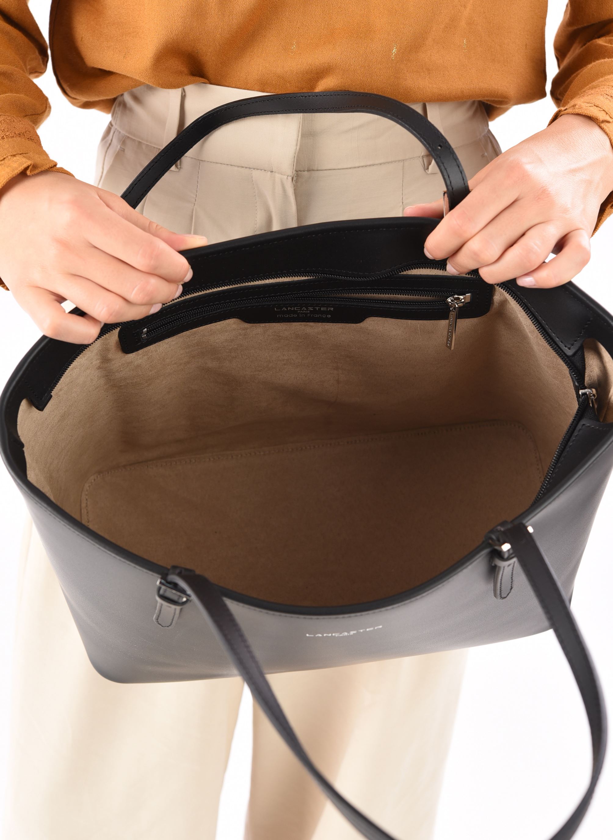 Borsa da spiaggia Cabas Epaule Zippé L Smooth donna nero Lancaster Borsa da spiaggia Cabas Epaule Zippé L Smooth donna nero NOIR