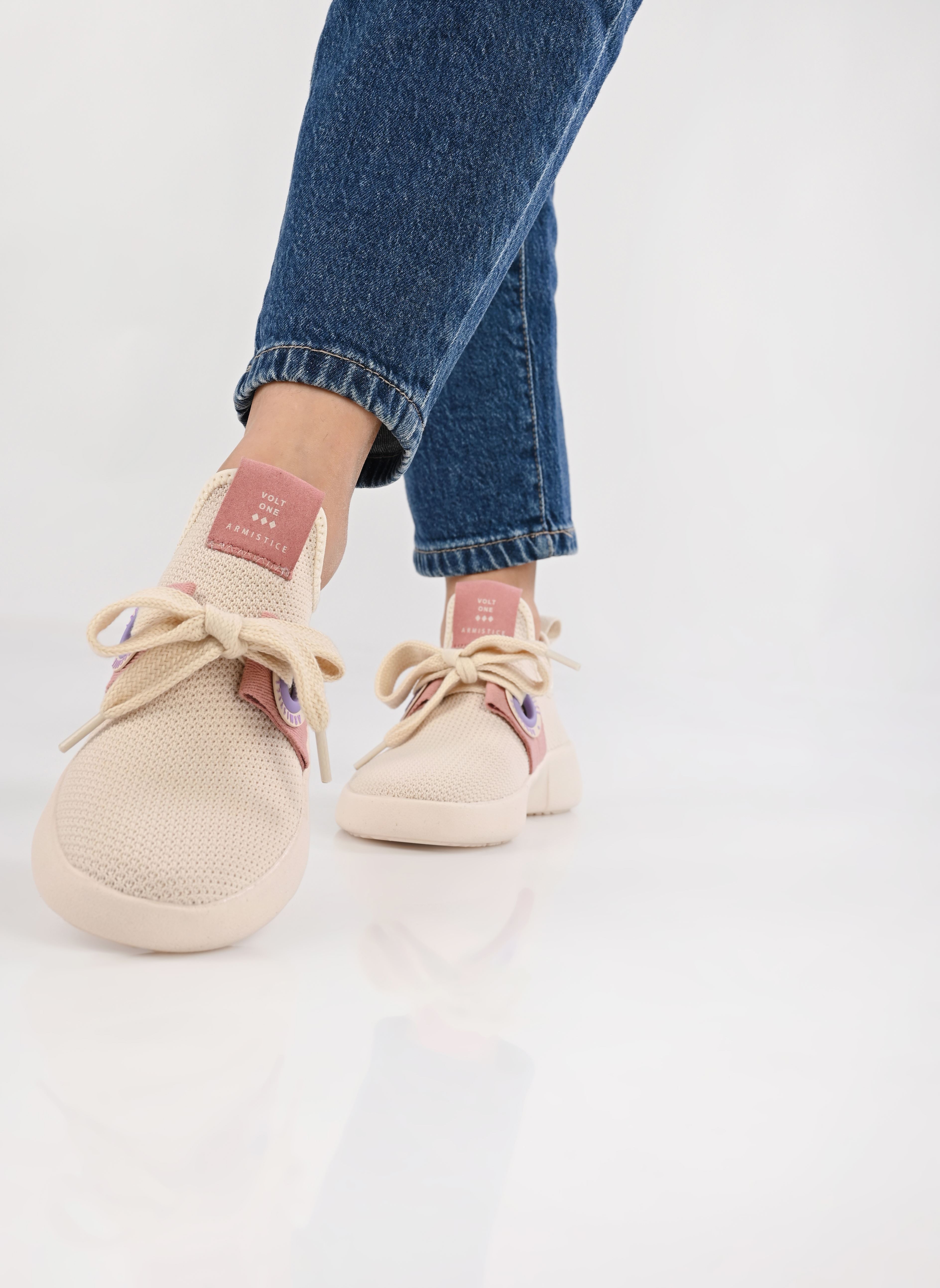 Lage sneakers VOLT ONE W dames beige Armistice Lage sneakers VOLT ONE W dames beige DOVE/OLD PINK