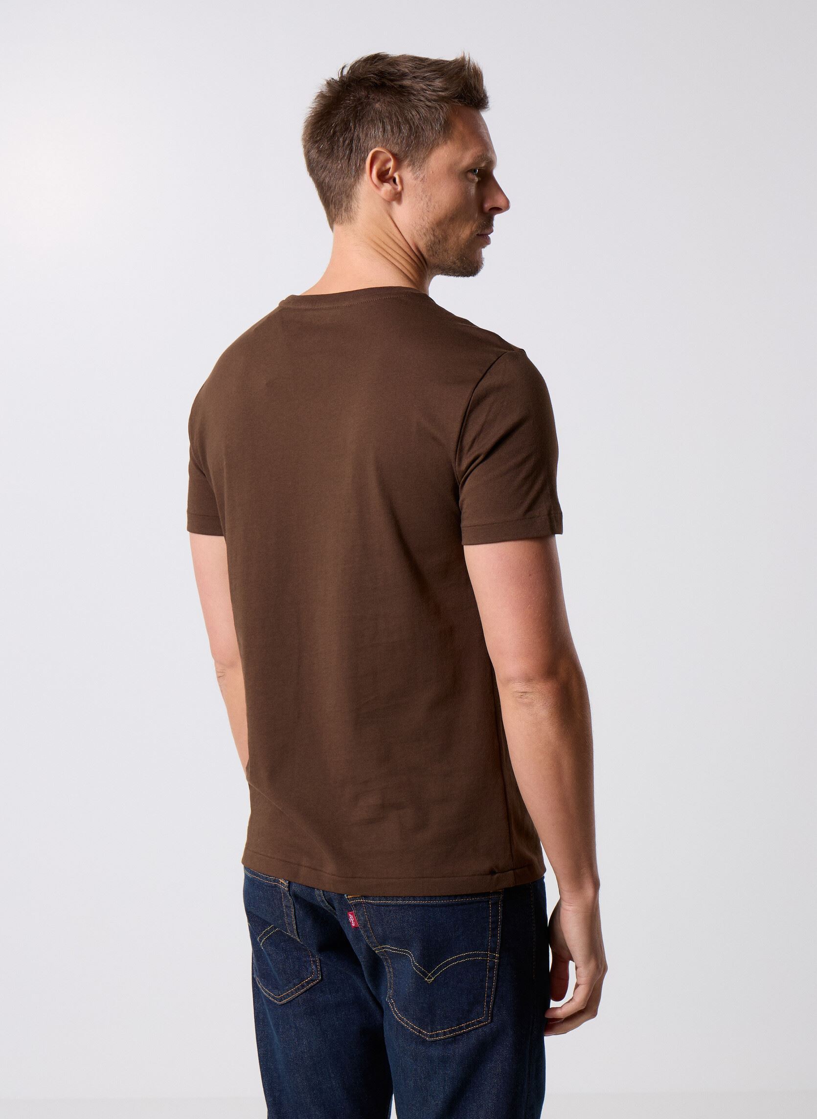 Tee-shirts T-shirt ajusté à col rond en jersey 7106 homme marron Polo Ralph Lauren Tee-shirts T-shirt ajusté à col rond en jersey 7106 homme marron NUTMEG BROWN/C8569