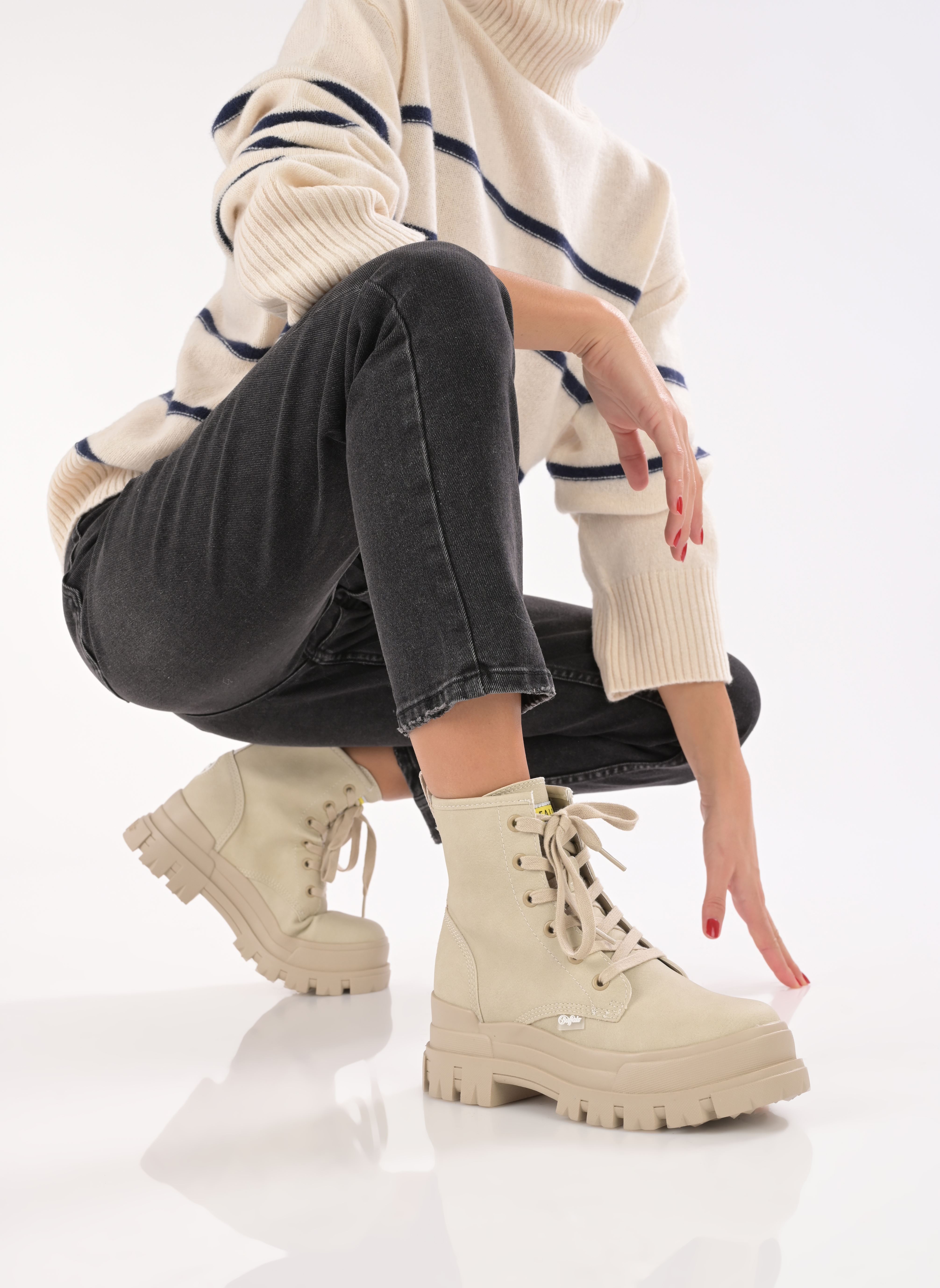 Geschnürte Stiefeletten ASPHA RLD damen beige Buffalo Geschnürte Stiefeletten ASPHA RLD damen beige CREAM
