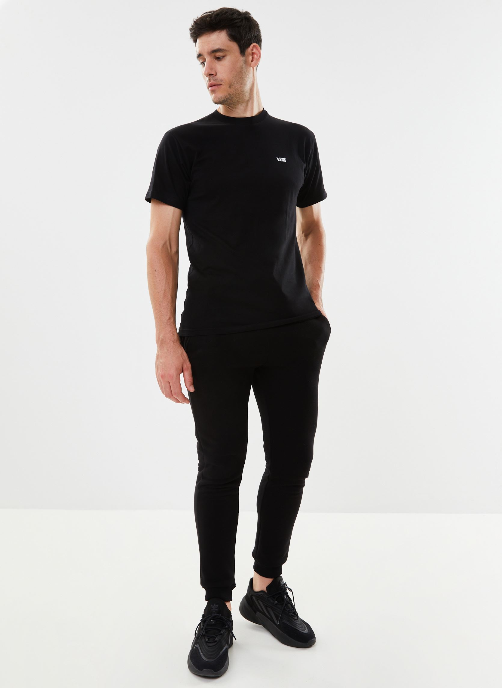 Tee-shirts Mn Left Chest Logo Tee homme noir Vans Tee-shirts Mn Left Chest Logo Tee homme noir BLACKWHITE