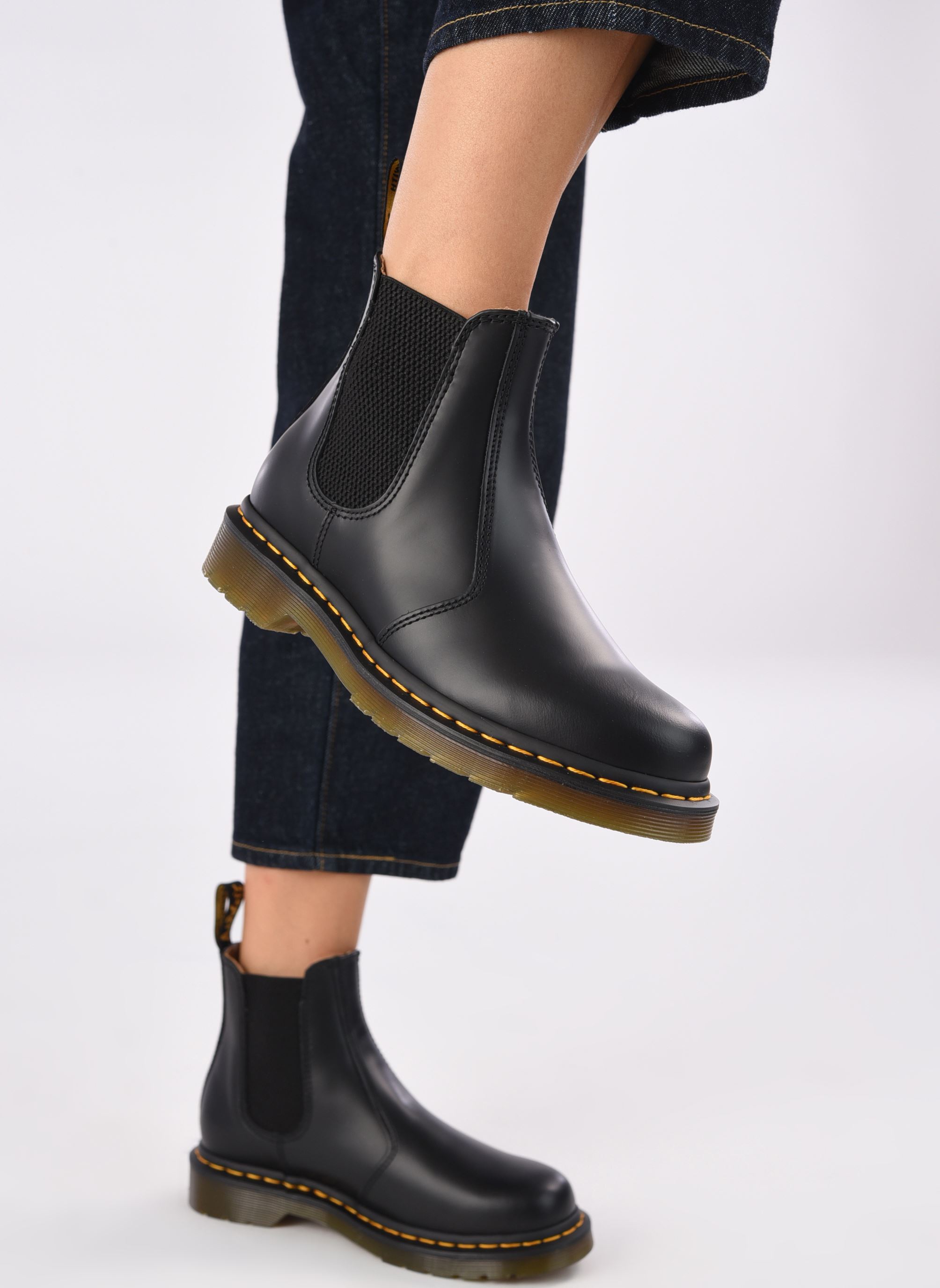 Bottines basses 2976 Ys noir Dr. Martens Bottines basses 2976 Ys noir BLACK SMOOTH