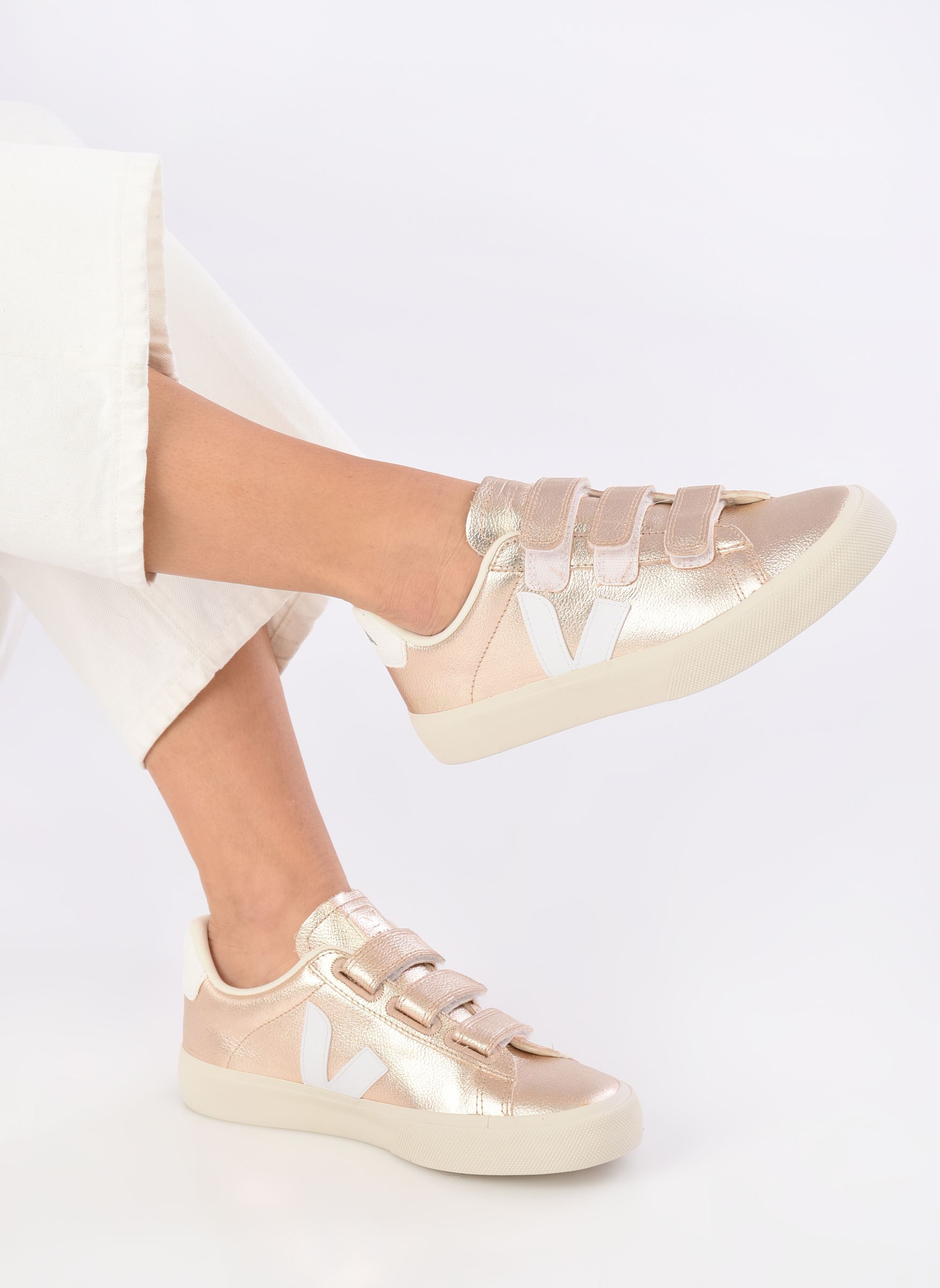 Baskets basses Recife Logo femme or et bronze Veja Baskets basses Recife Logo femme or et bronze PLATINE WHITE