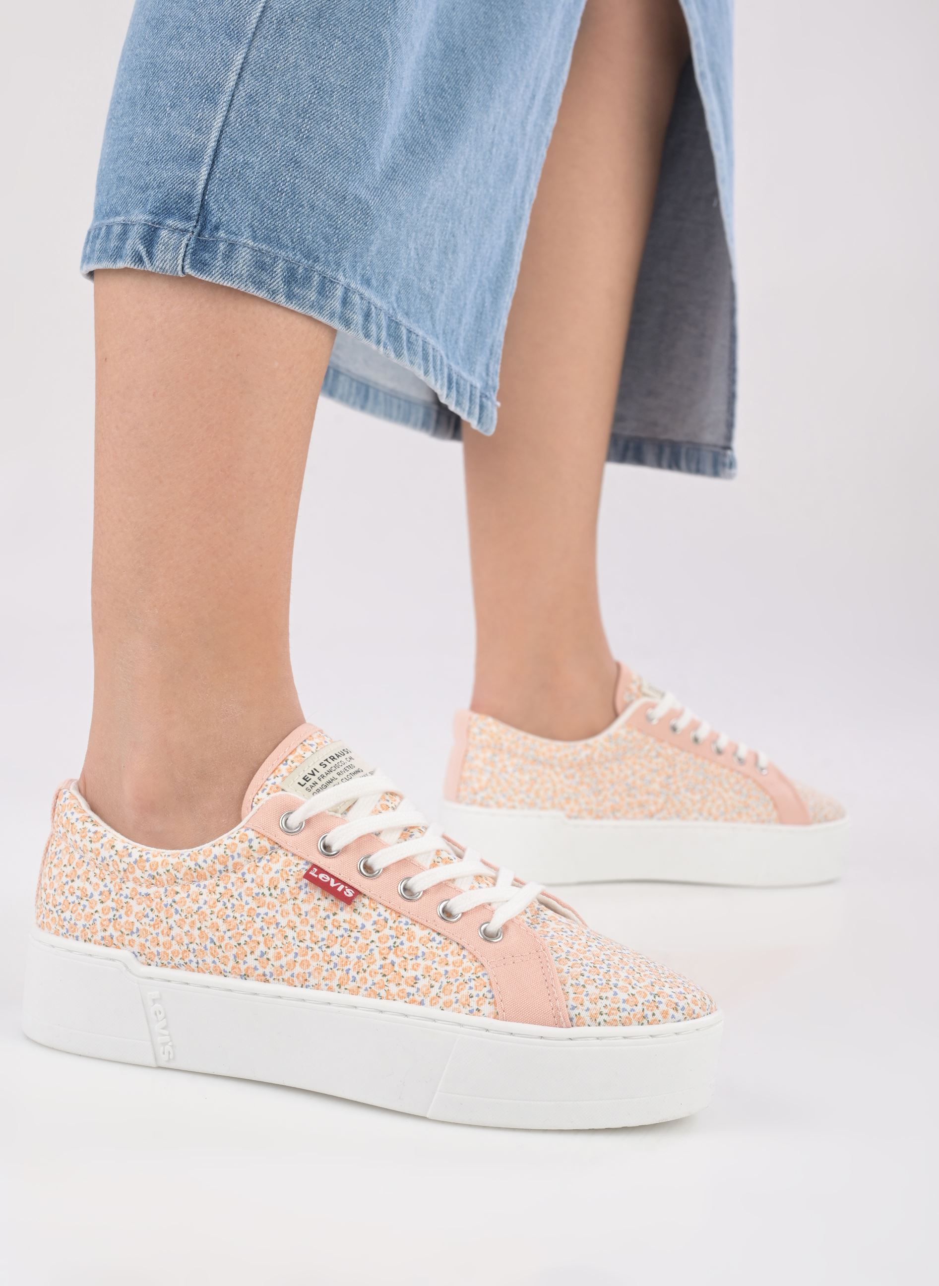 Niedrige Sneaker TIJUANA 2.0 damen orange Levi's Niedrige Sneaker TIJUANA 2.0 damen orange Light orange