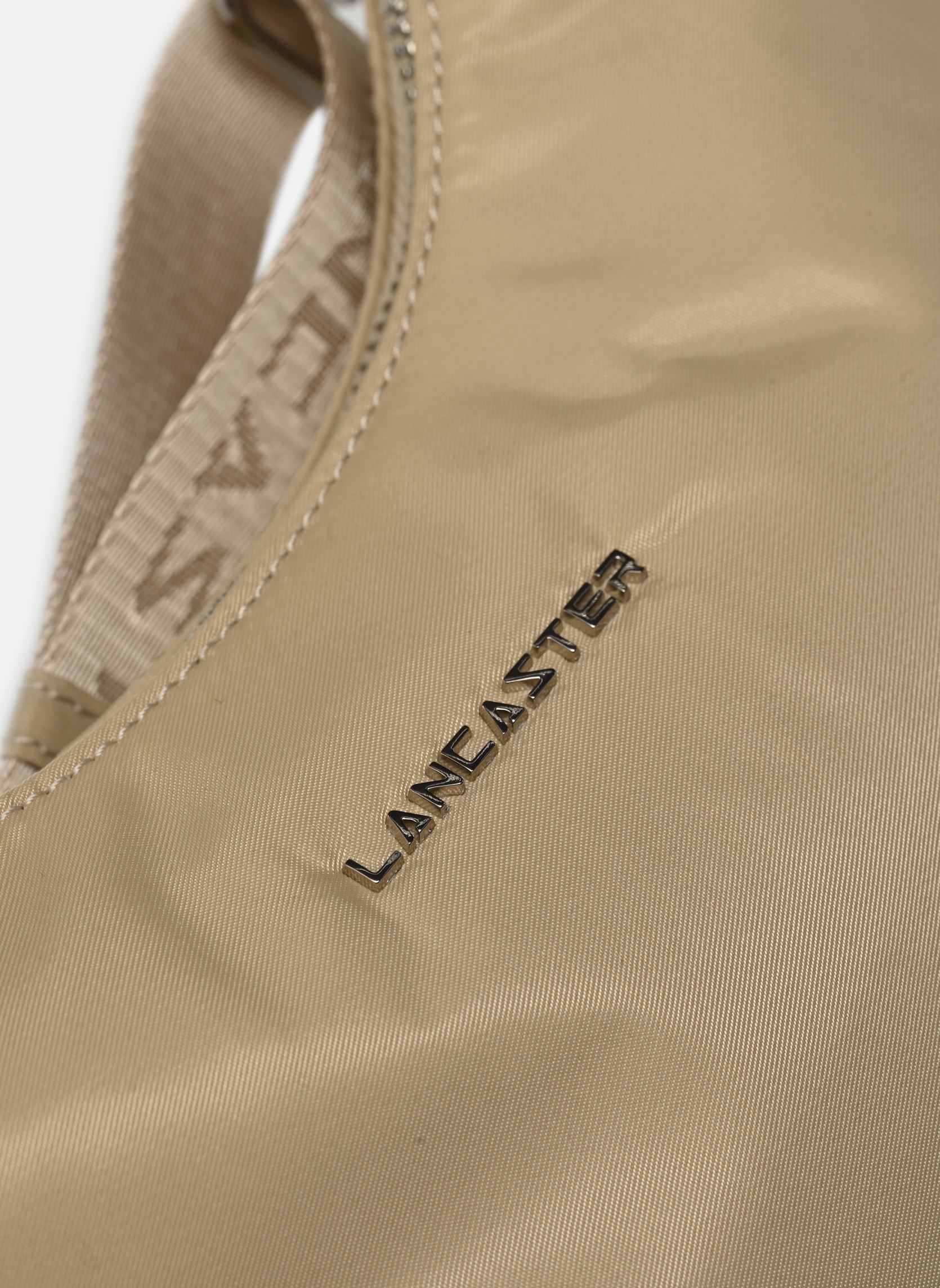 Sacs Sac Baguette Zippé Basic Chouchou femme beige Lancaster Sacs Sac Baguette Zippé Basic Chouchou femme beige BEIGE