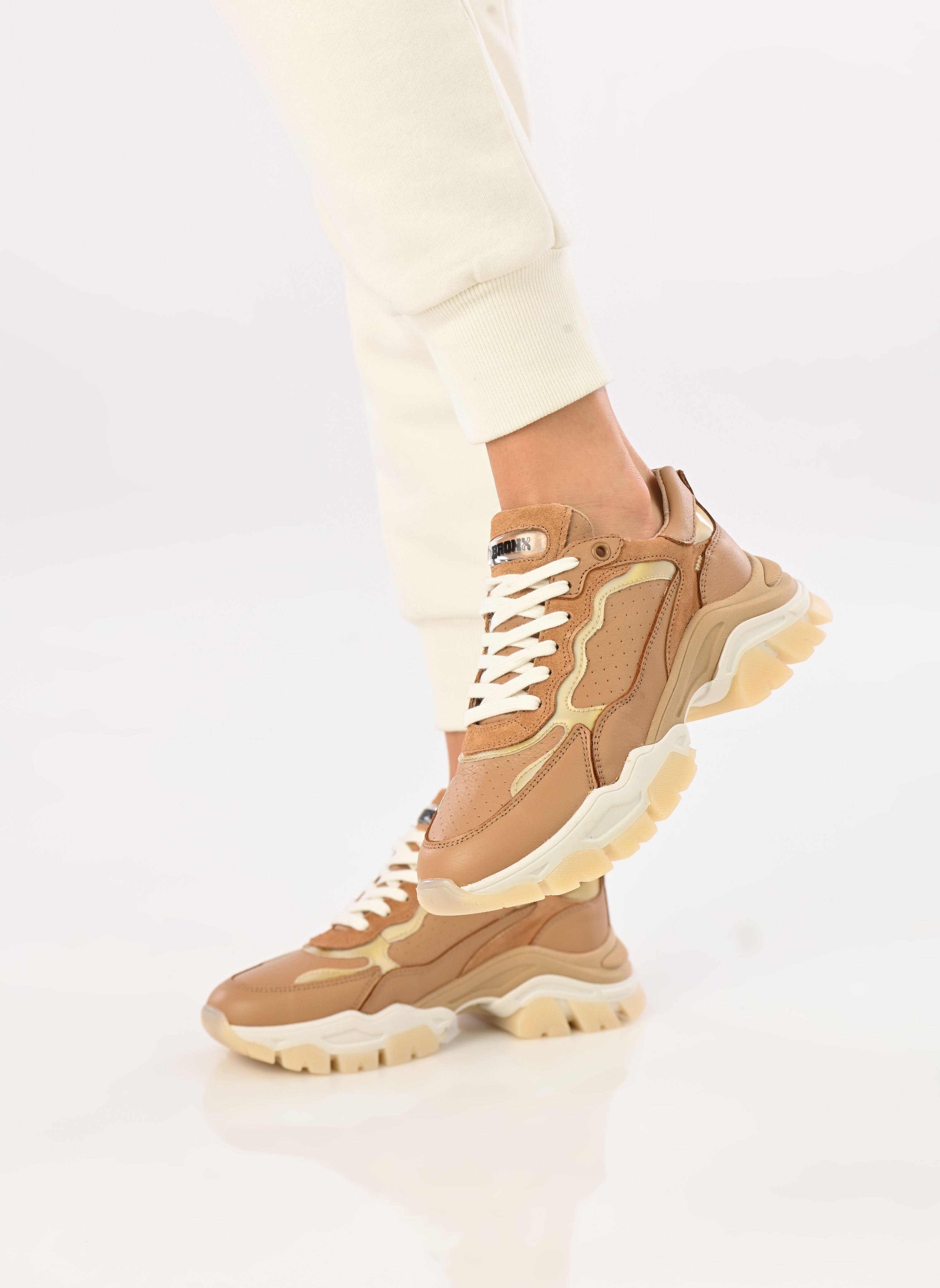 Baskets basses Tayke-over 66426 femme marron Bronx Baskets basses Tayke-over 66426 femme marron Dark camel