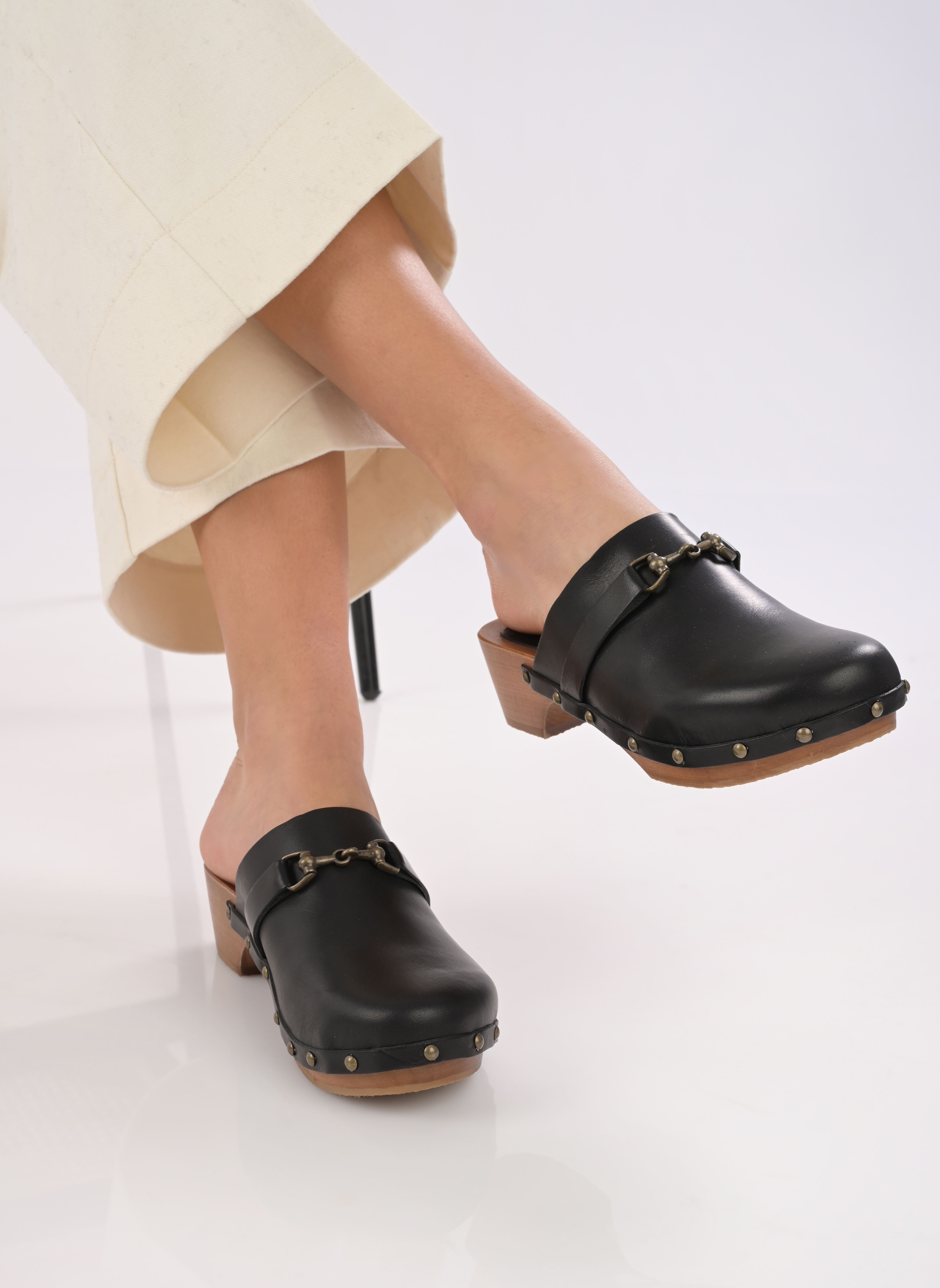 Pantoletten ZUCCA damen schwarz Semerdjian Pantoletten ZUCCA damen schwarz VACCHETTA NERO