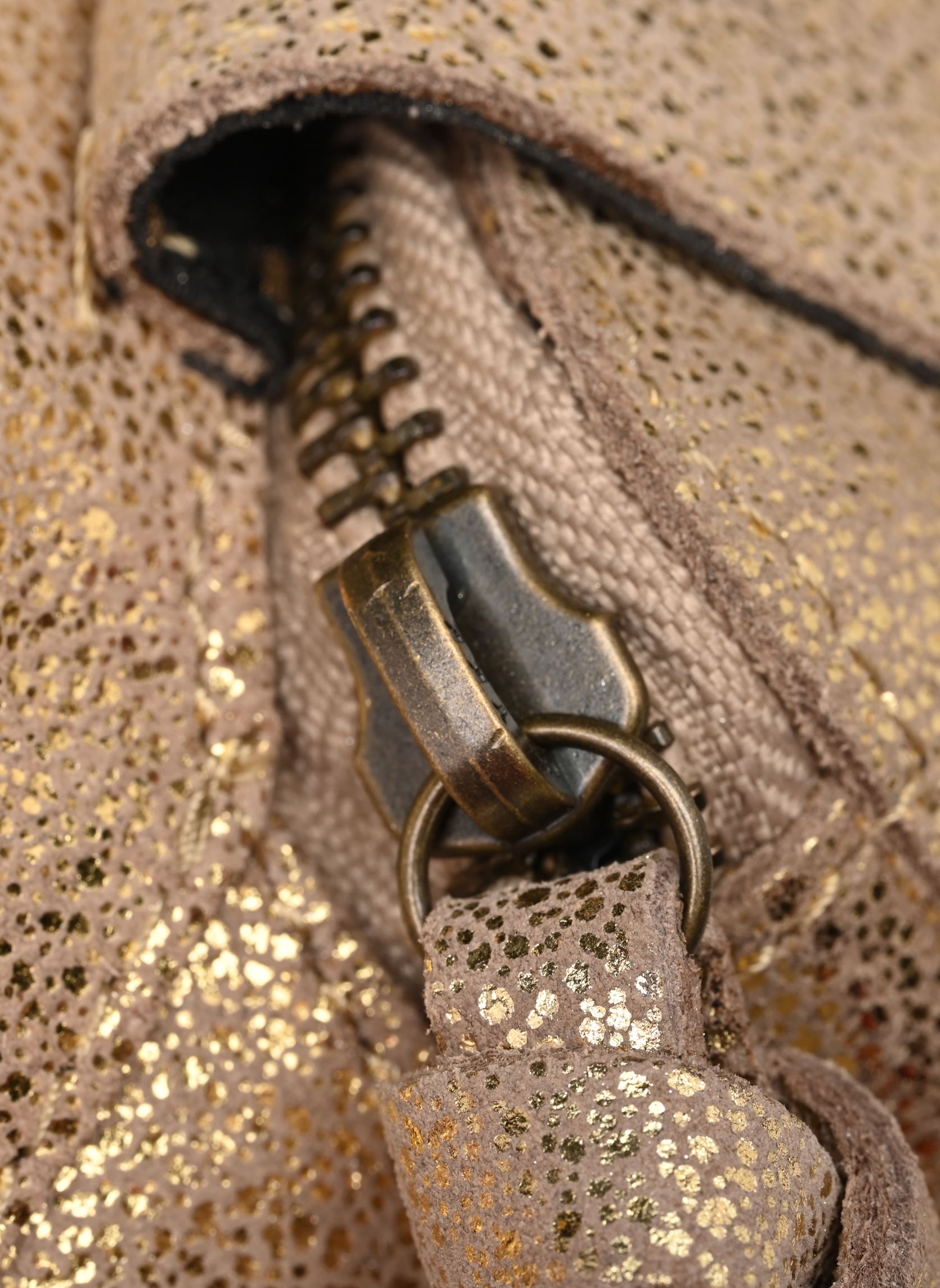 Sacs bandoulière Naina Leather Xl Cross Over Fc femme or et bronze Pieces Sacs bandoulière Naina Leather Xl Cross Over Fc femme or et bronze GOLD SNOW