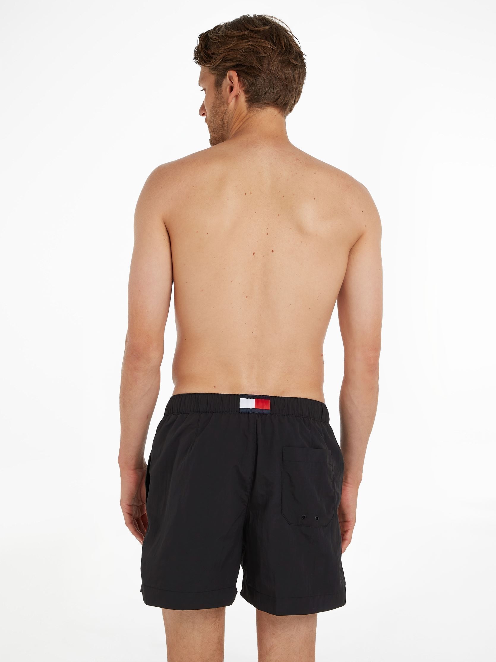 Shorts de bain MEDIUM DRAWSTRING homme noir Tommy Hilfiger Shorts de bain MEDIUM DRAWSTRING homme noir BLACK