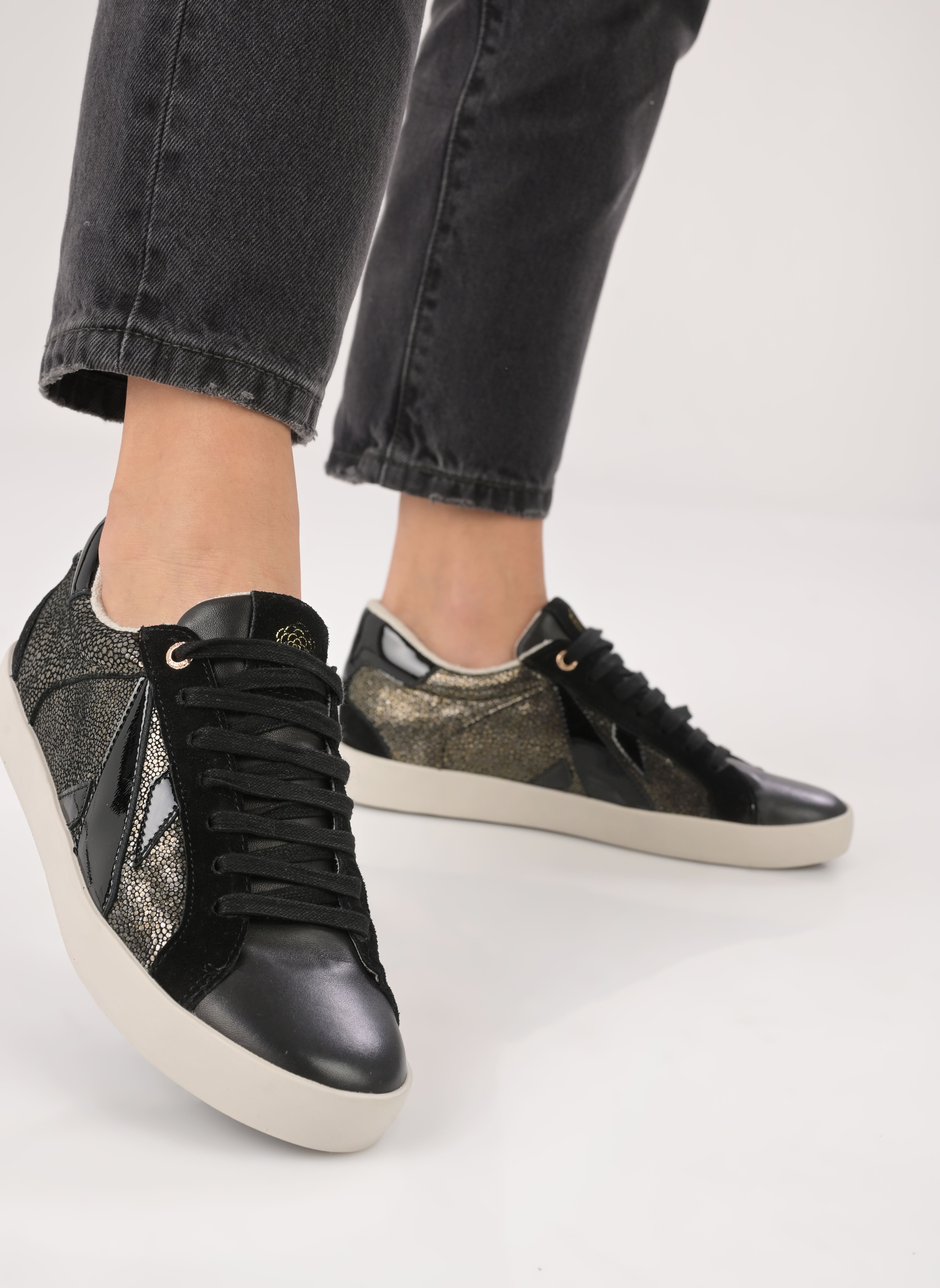 Lage sneakers Sassy dames zwart Karston Lage sneakers Sassy dames zwart NOIR2