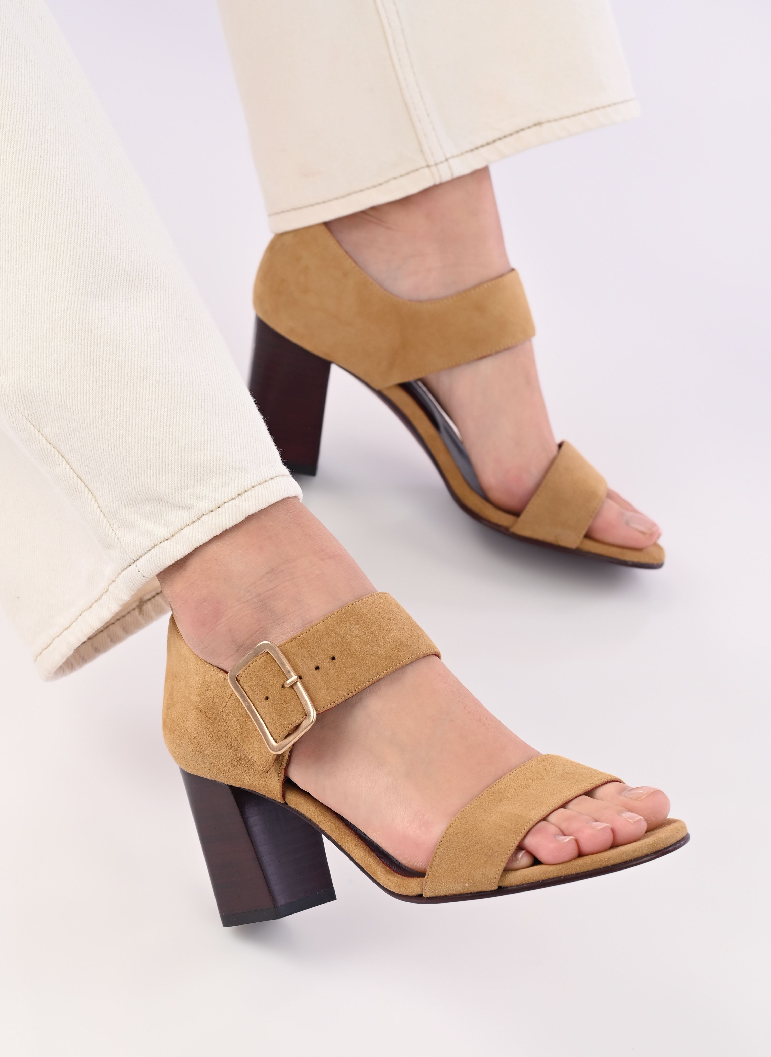 Sandalen Oka damen gelb Avril Gau Sandalen Oka damen gelb SUEDE CHAMOIS