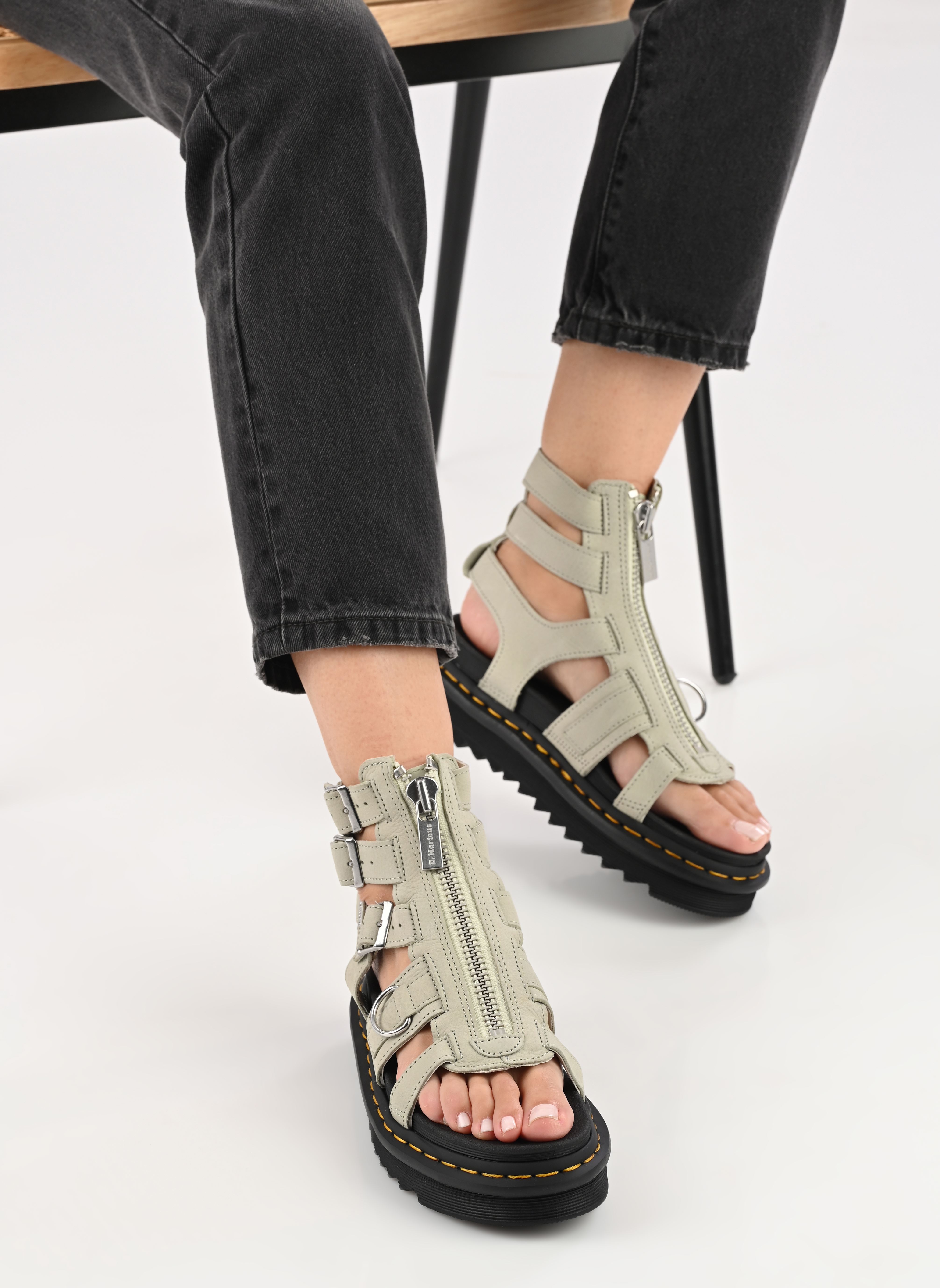 Keil- und Plateausandalen Olson damen grün Dr. Martens Keil- und Plateausandalen Olson damen grün SMOKED MINT TUMBLED NUBUCK