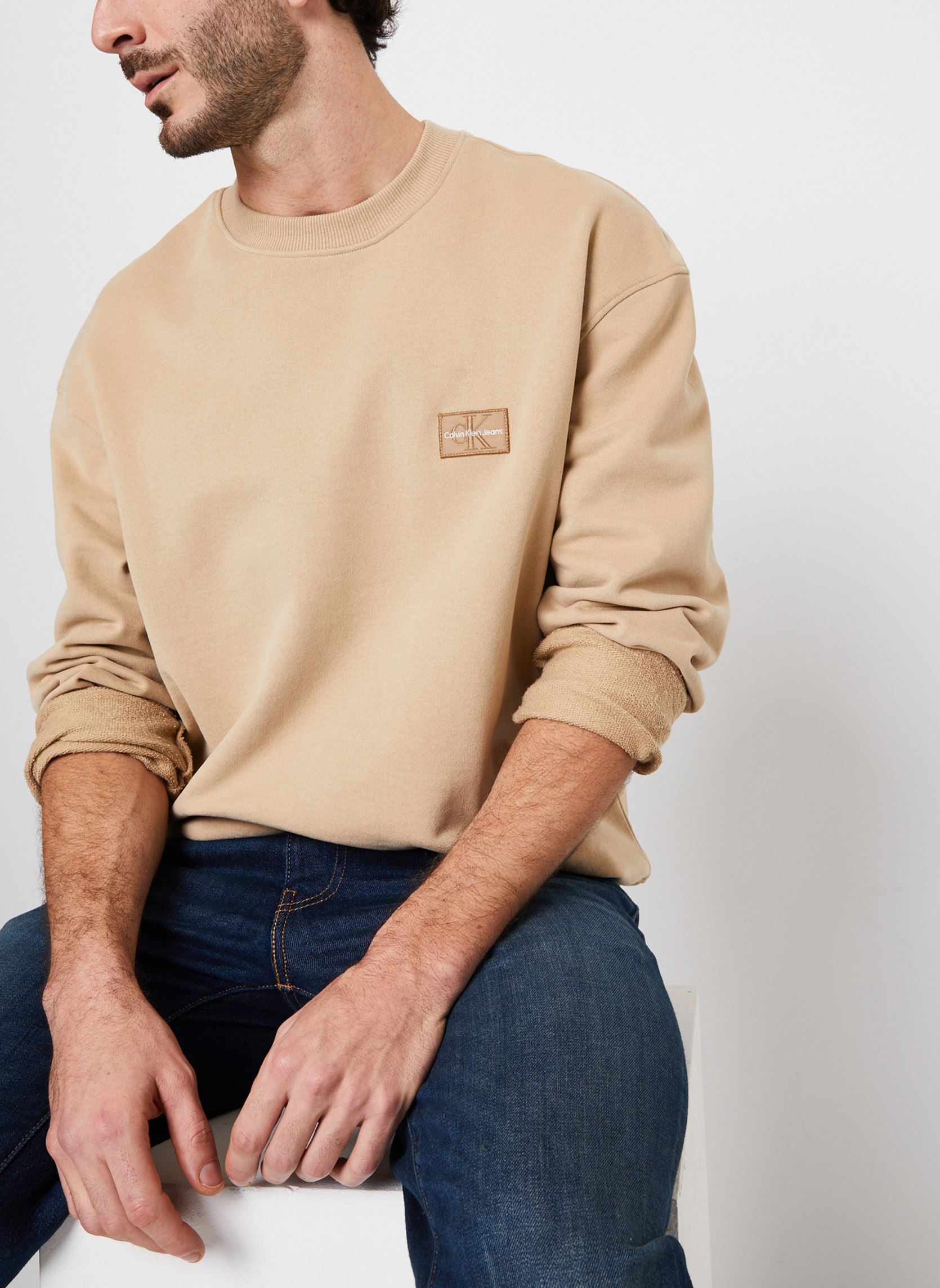 Vêtements Calvin Klein Jeans Shrunken Badge Crew Neck pour Accessoires