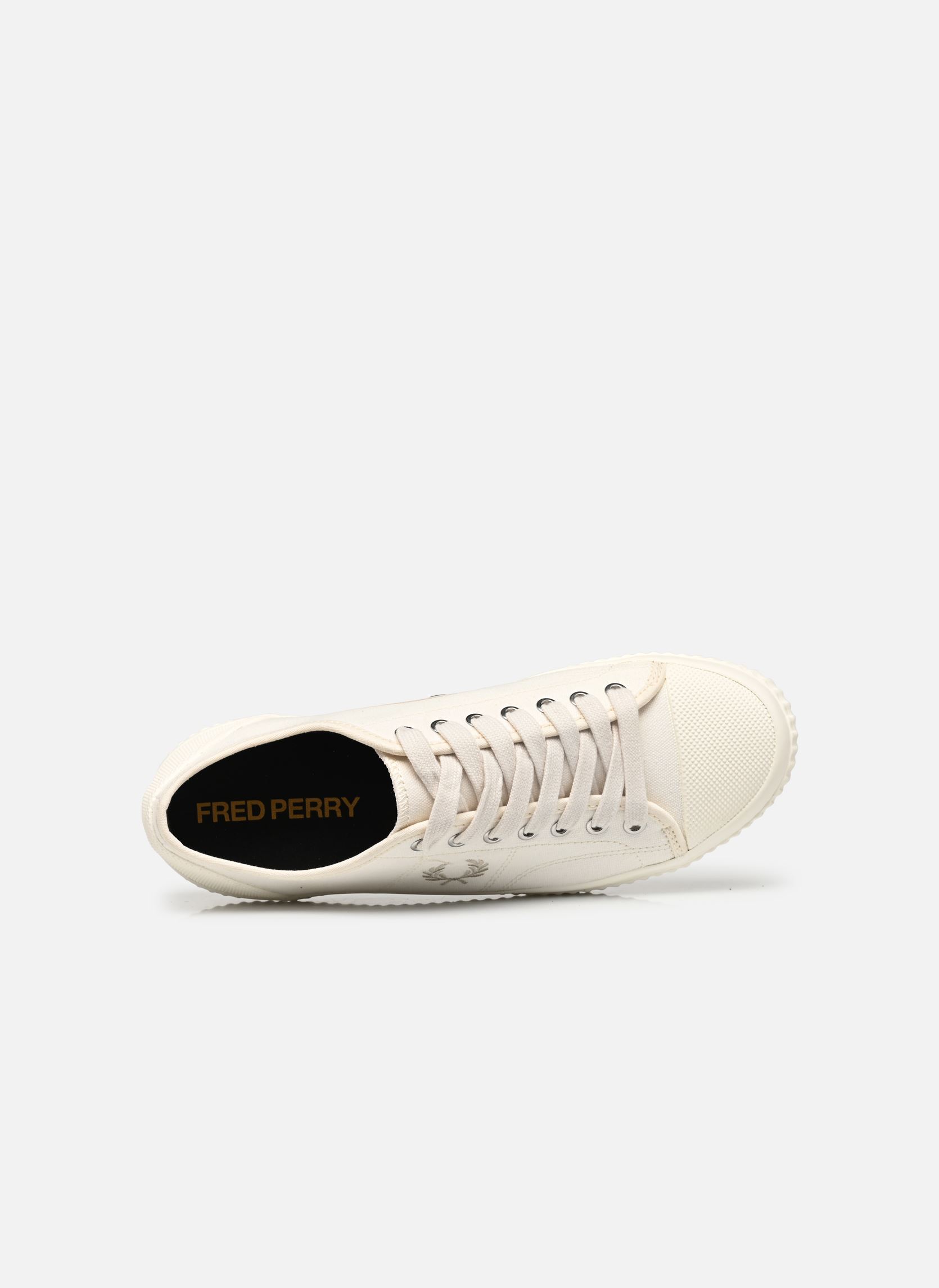 Niedrige Sneaker HUGHES LOW CANVAS herren weiß Fred Perry Niedrige Sneaker HUGHES LOW CANVAS herren weiß LGHTECRU/OATMEAL
