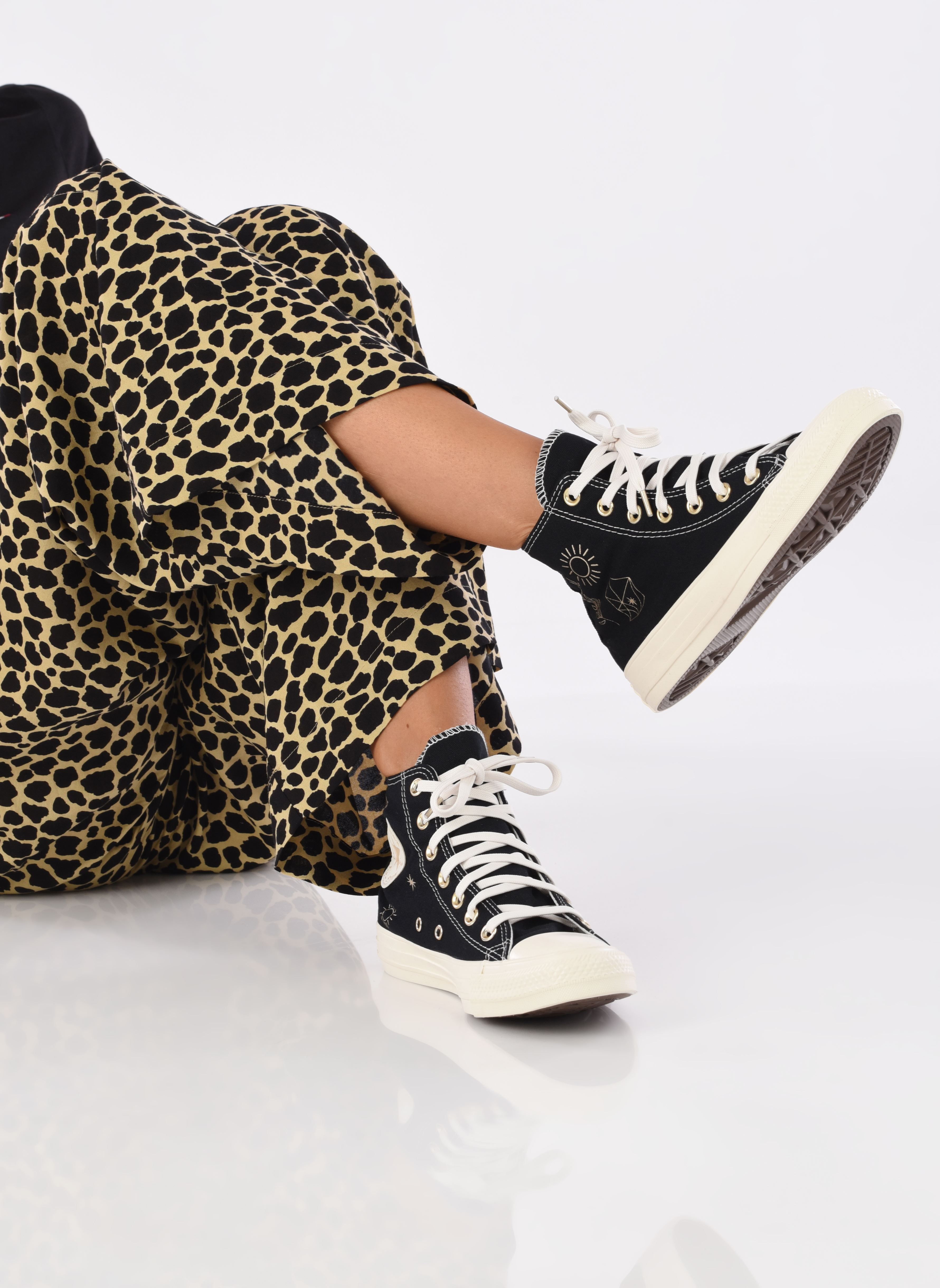 Zapatillas de lona Chuck Taylor All Star Hi 2 mujer negro Converse Zapatillas de lona Chuck Taylor All Star Hi 2 mujer negro BLACK/LIGHT GOLD/EGRET