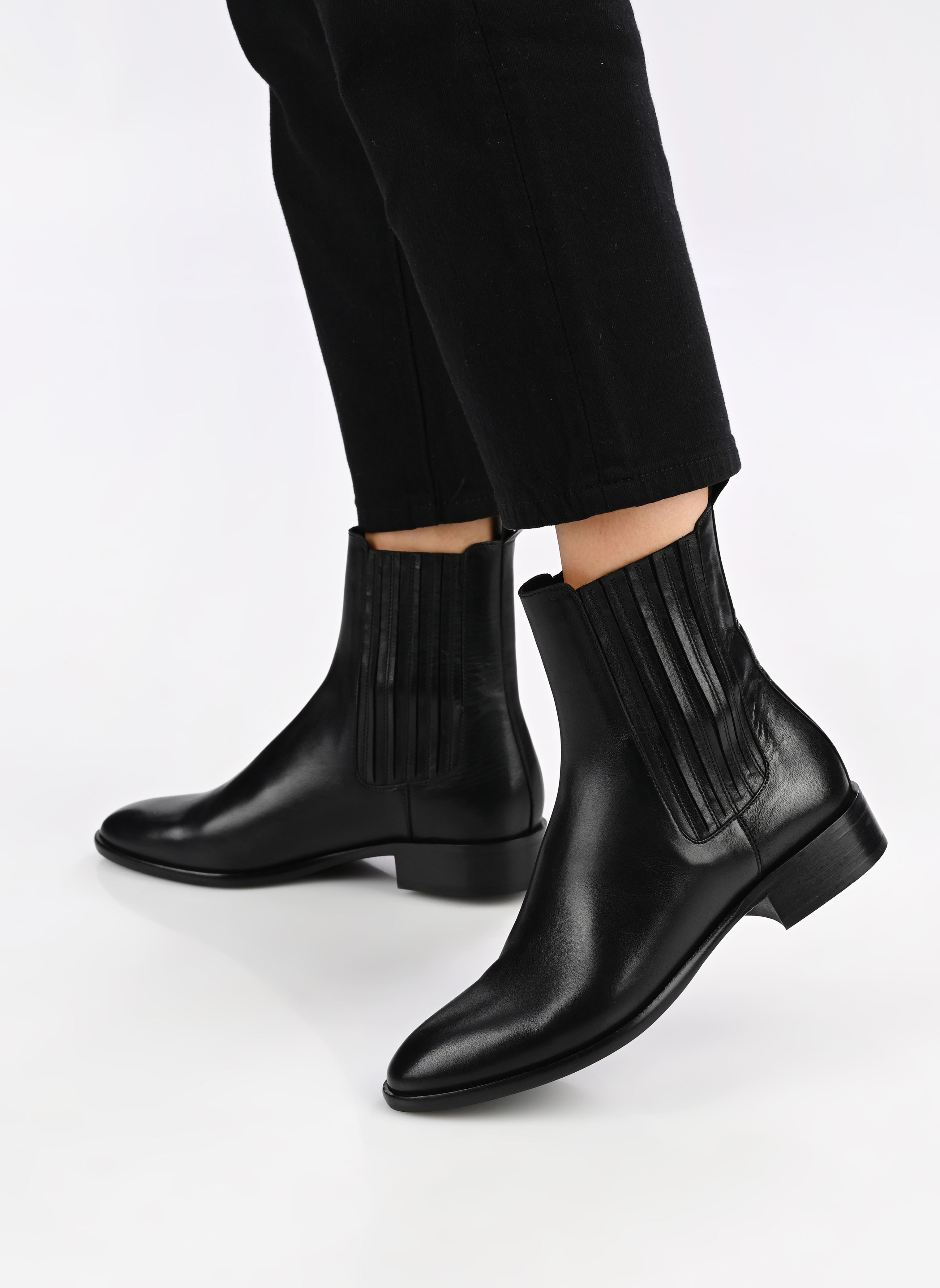 Niedrige Ankle Boots Eulalie damen schwarz Georgia Rose Niedrige Ankle Boots Eulalie damen schwarz Cuir Lisse Noir