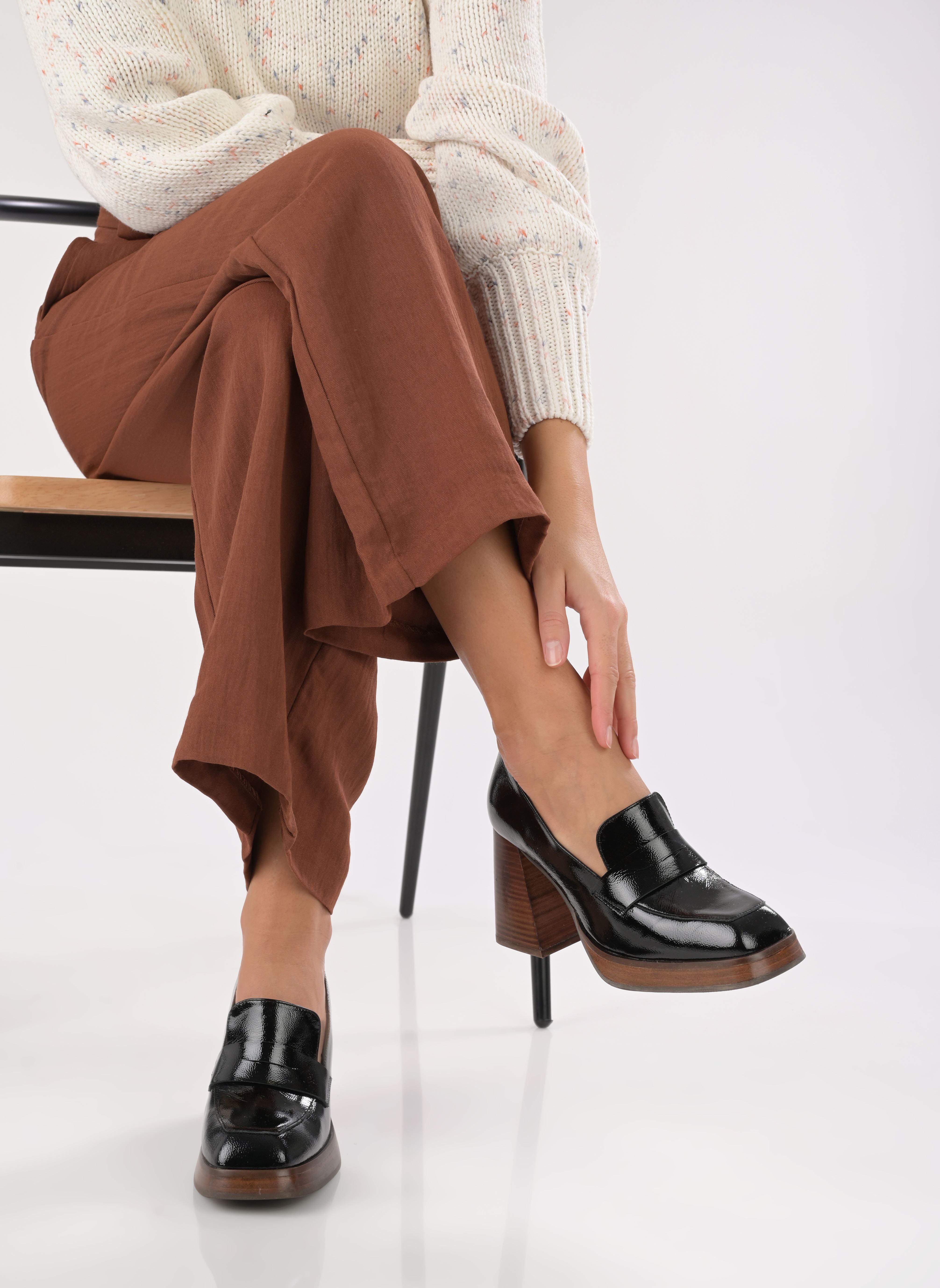 Mocassins Midori - Mocassin plateforme femme noir Made By Sarenza Mocassins Midori - Mocassin plateforme femme noir CYBIL NOIR VERNIS