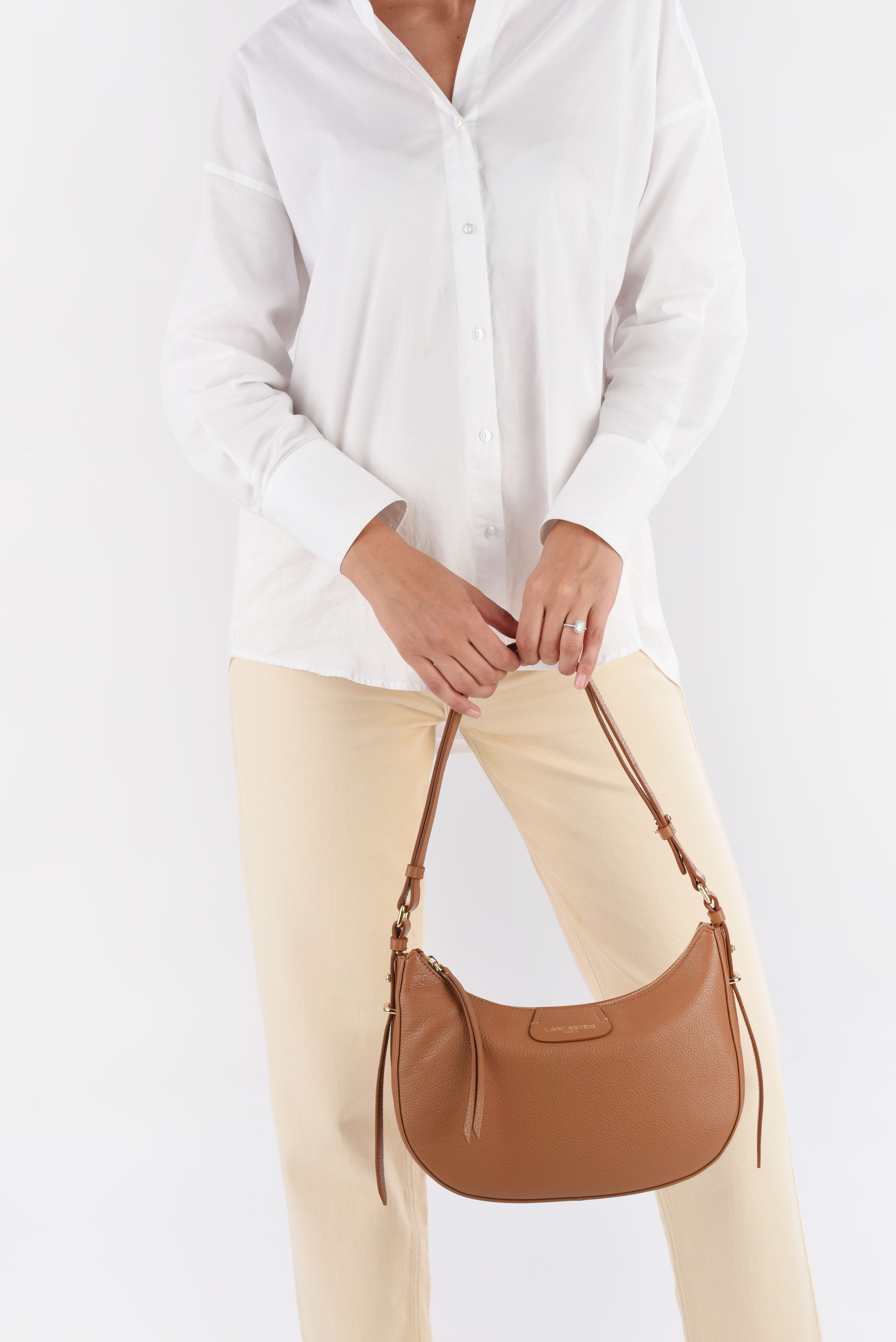 Sacs Sac Hobo Zippé M Dune femme marron Lancaster Sacs Sac Hobo Zippé M Dune femme marron CAMEL