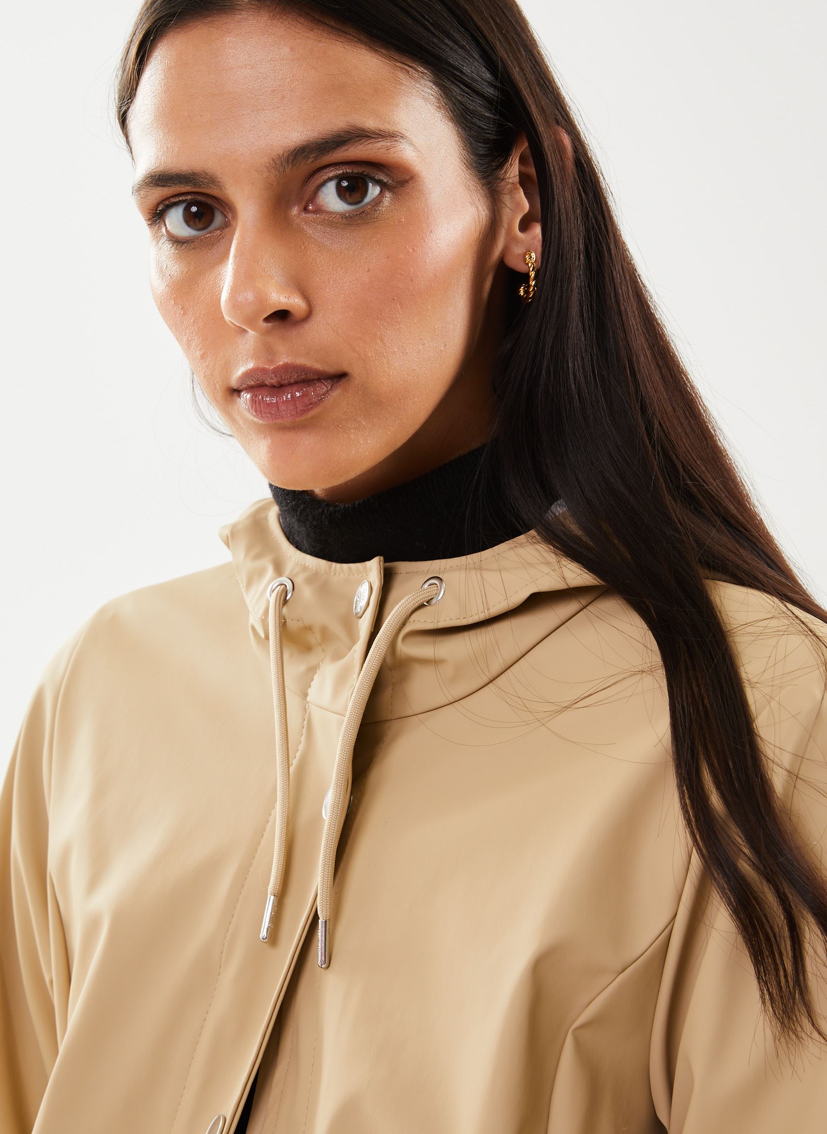 Vestes imperméable Curve Long Jacket W3 femme beige Rains Vestes imperméable Curve Long Jacket W3 femme beige SAND