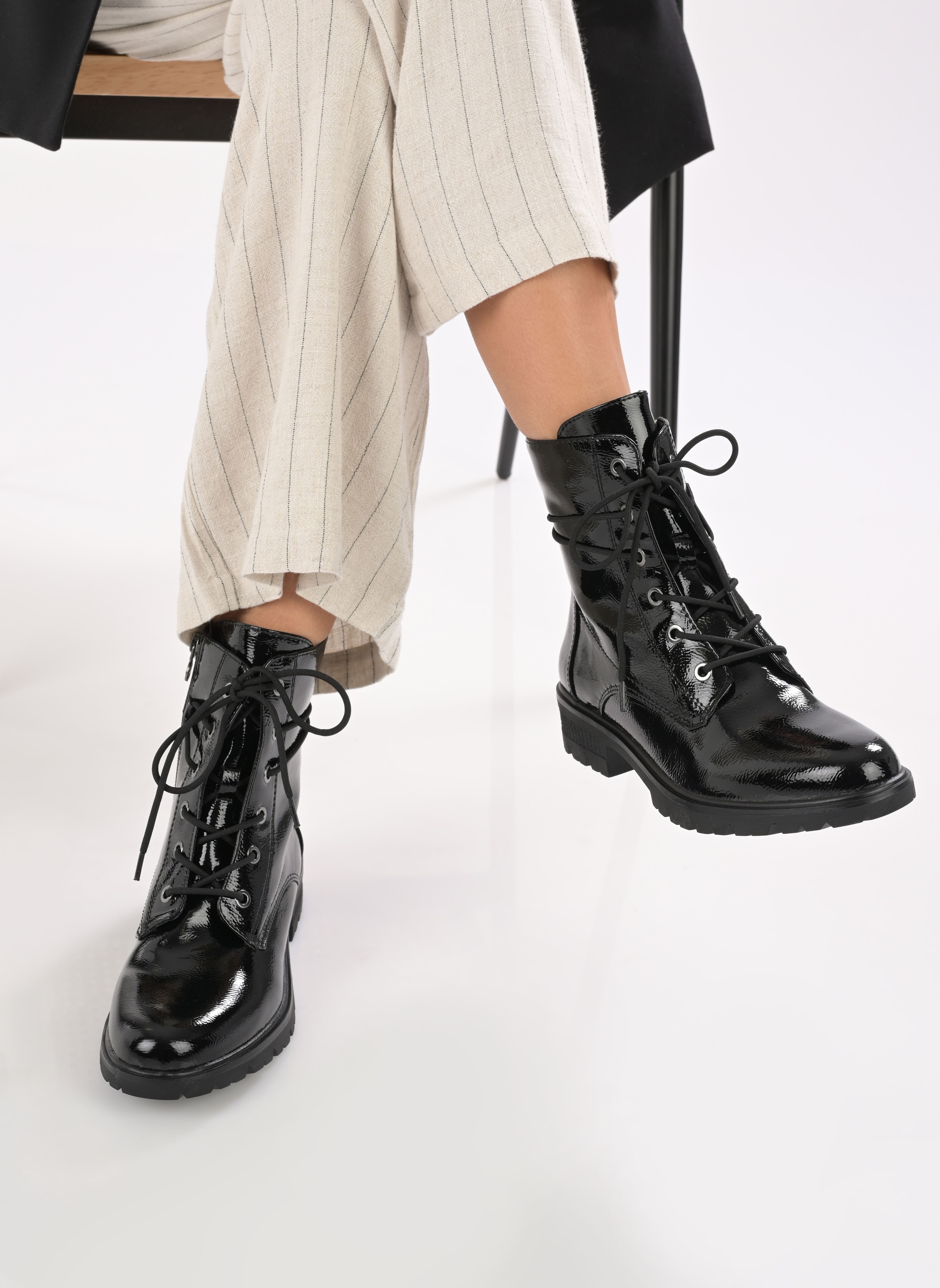 Bottines à lacets 25280-29 femme noir Tamaris Bottines à lacets 25280-29 femme noir BLACK PATENT
