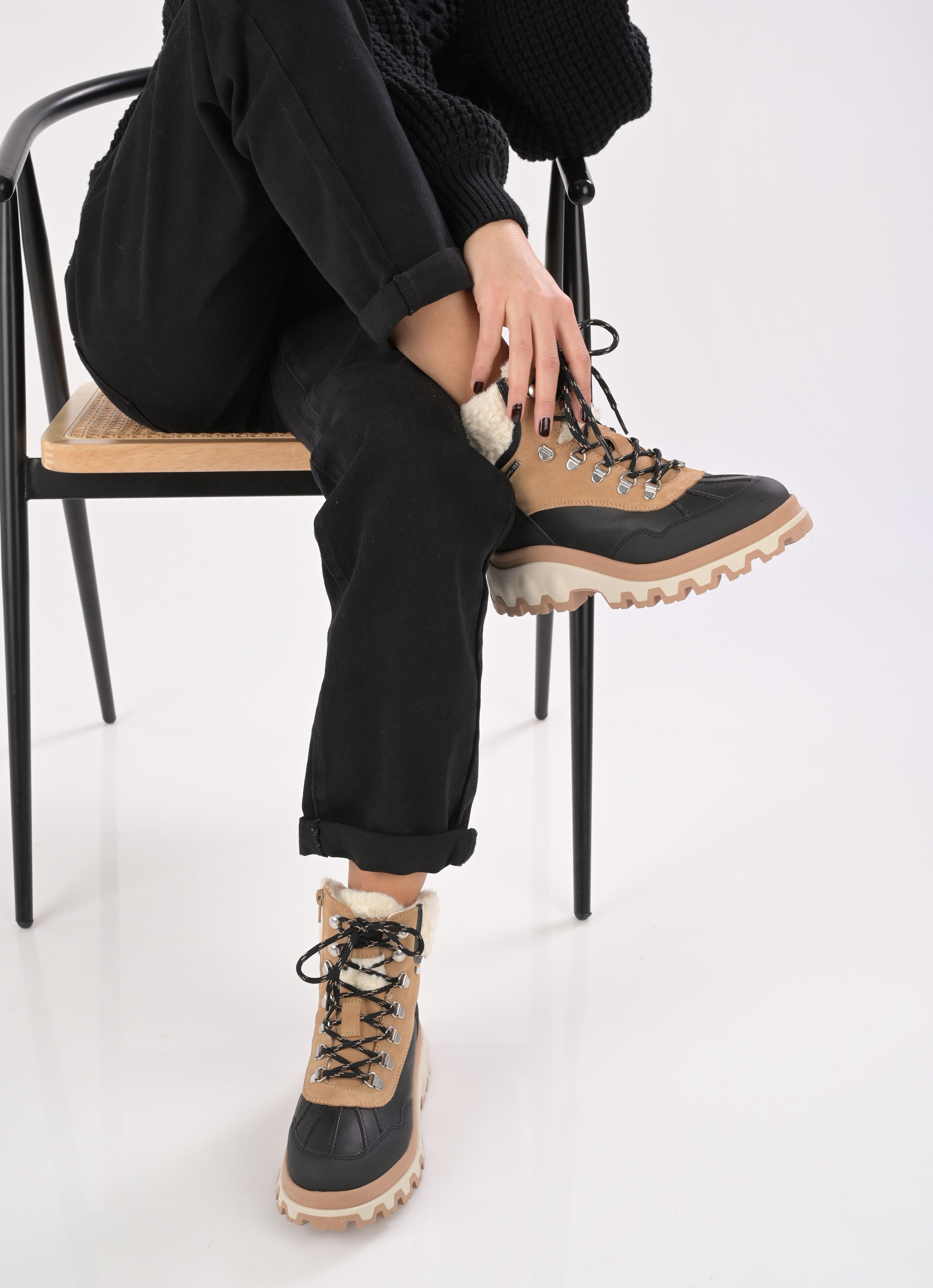 Geschnürte Stiefeletten 26898-39 damen braun Tamaris Geschnürte Stiefeletten 26898-39 damen braun BLACK/CAMEL