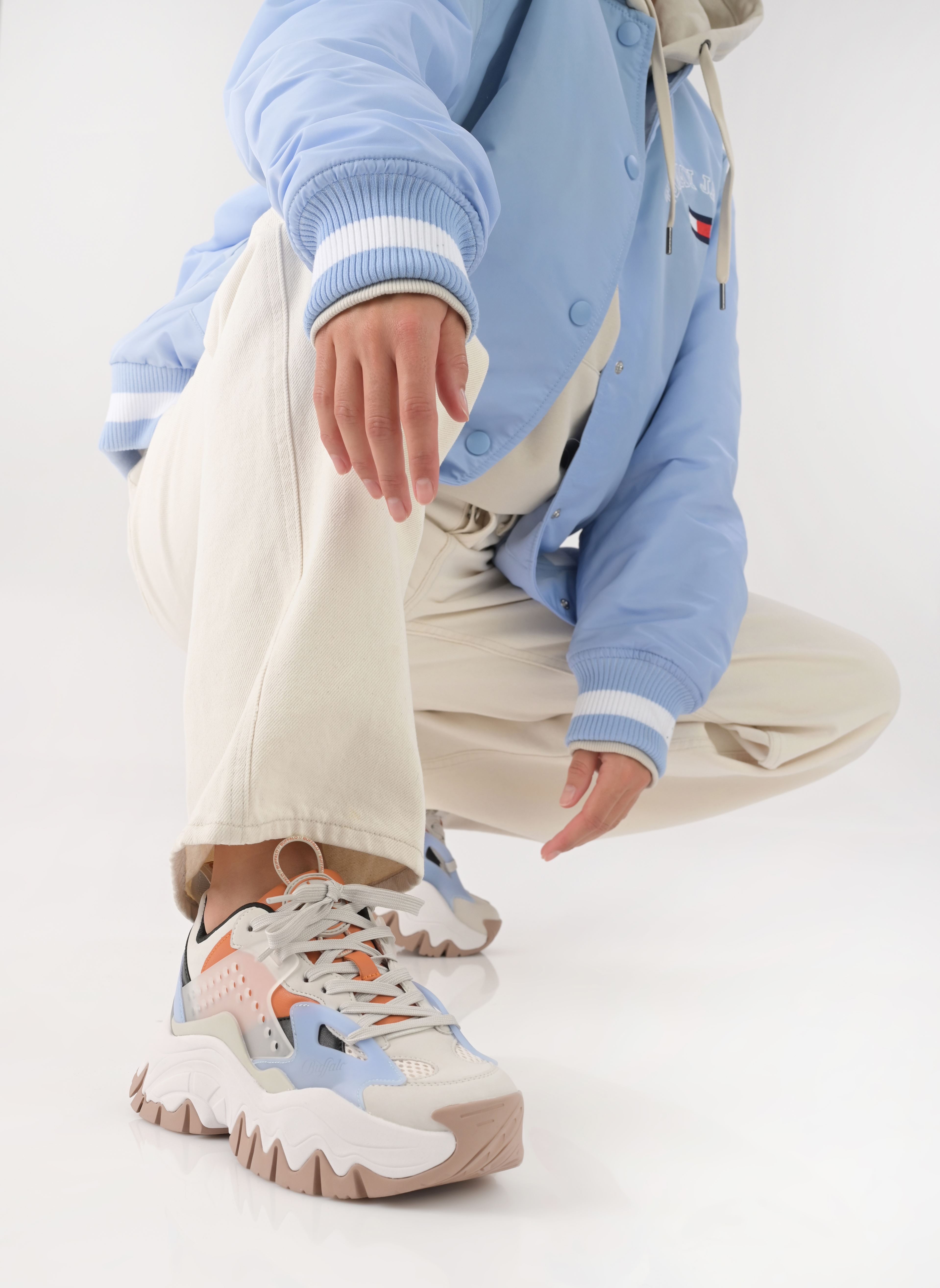 Baskets basses TRAIL ONE femme multicolore Buffalo Baskets basses TRAIL ONE femme multicolore BEIGE/ORANGE/BLUE