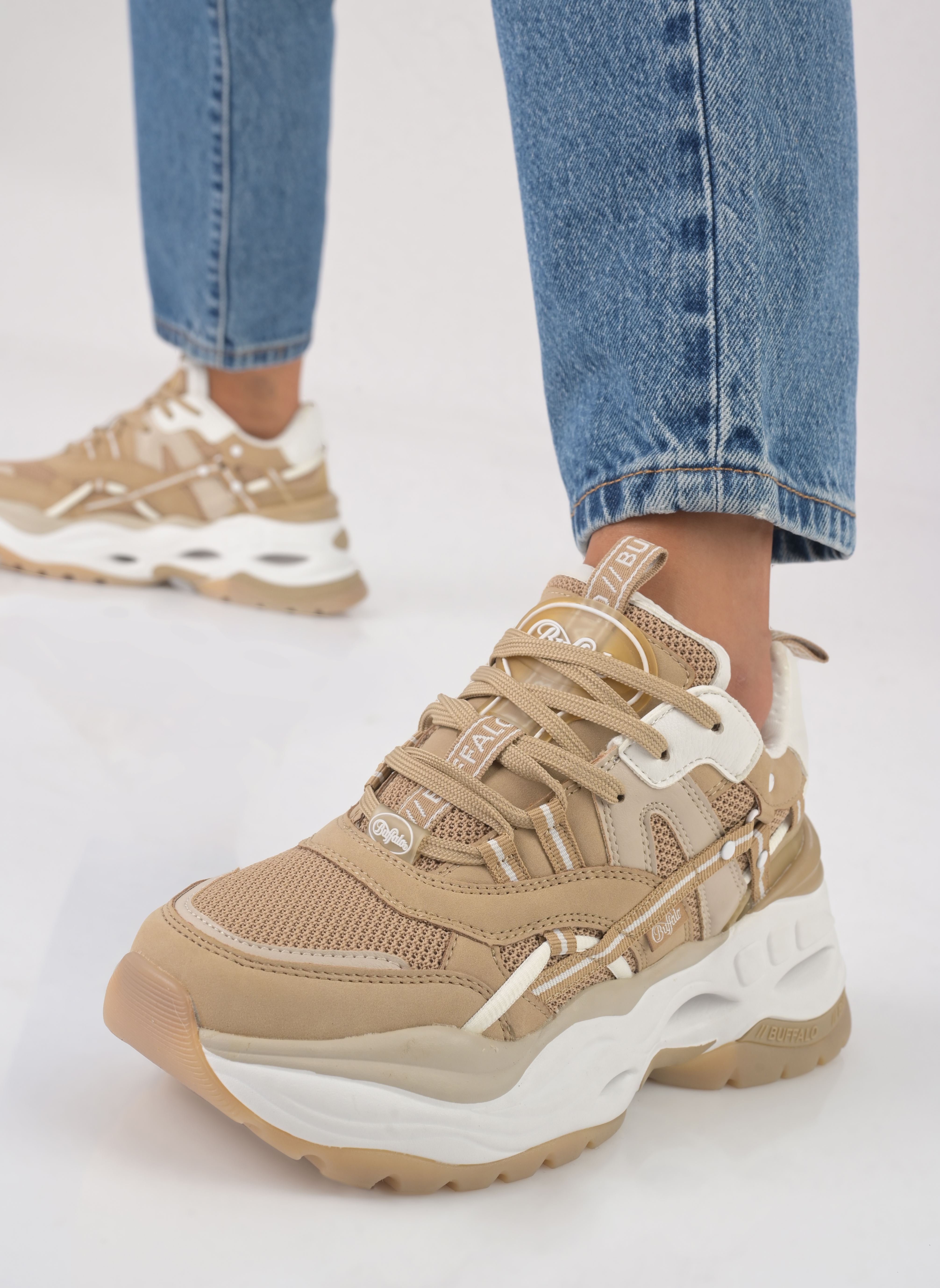 Niedrige Sneaker TRIPLET HOLLOW damen beige Buffalo Niedrige Sneaker TRIPLET HOLLOW damen beige Beige