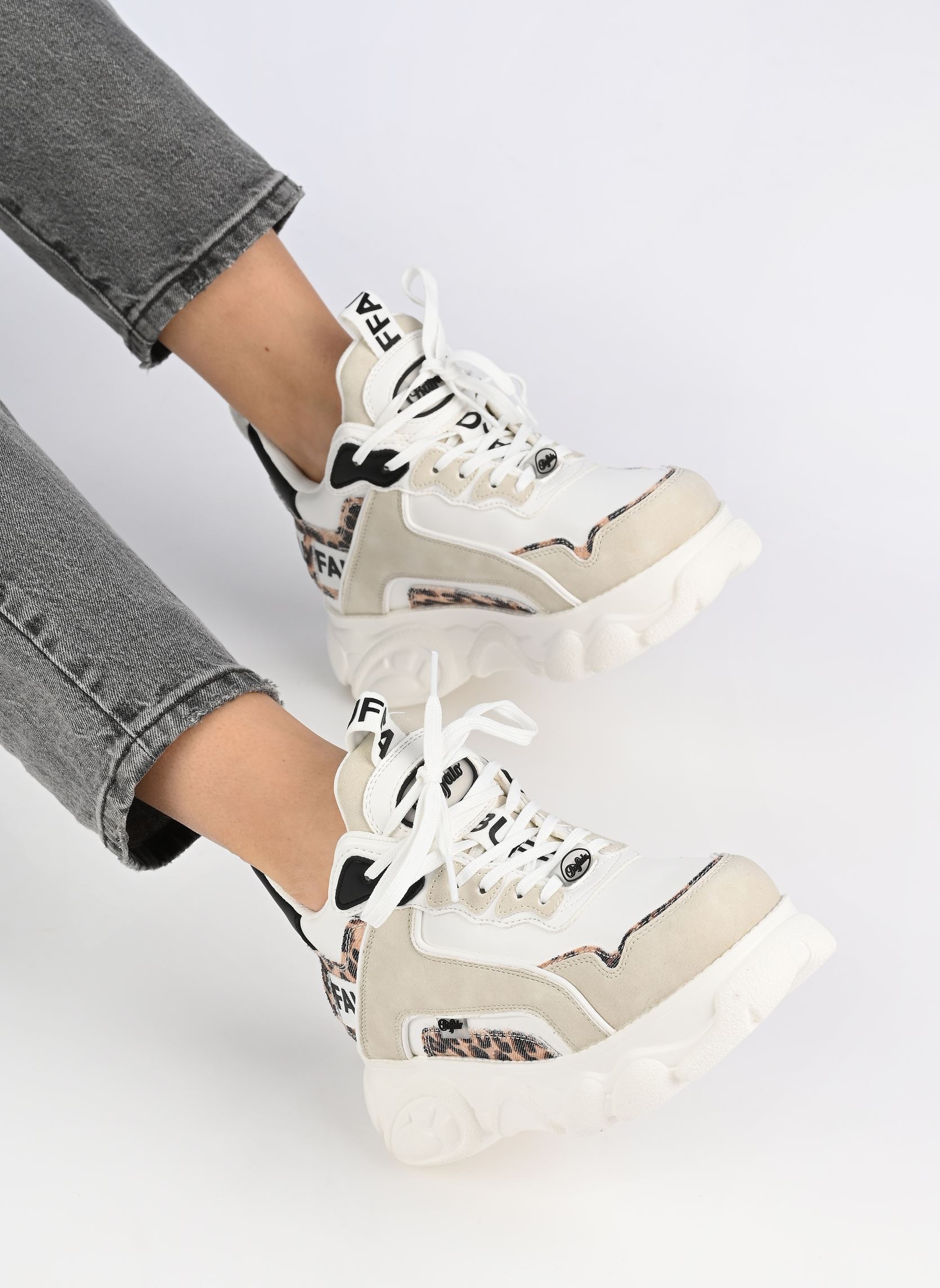 Niedrige Sneaker CLD CHAI damen weiß Buffalo Niedrige Sneaker CLD CHAI damen weiß WHITE/BEIGE/LEO