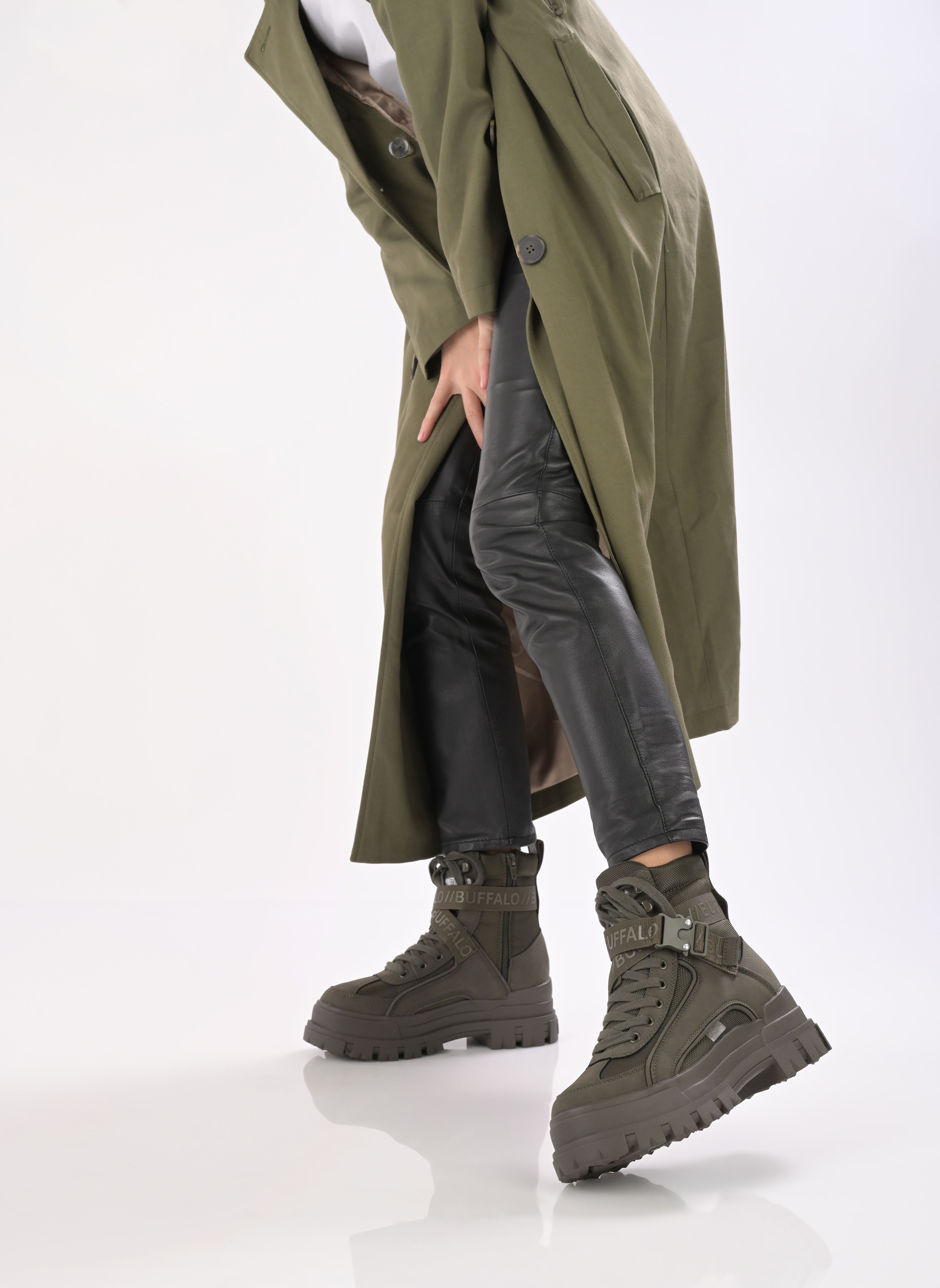 Bottines à lacets ASPHA COM1 femme vert Buffalo Bottines à lacets ASPHA COM1 femme vert khaki