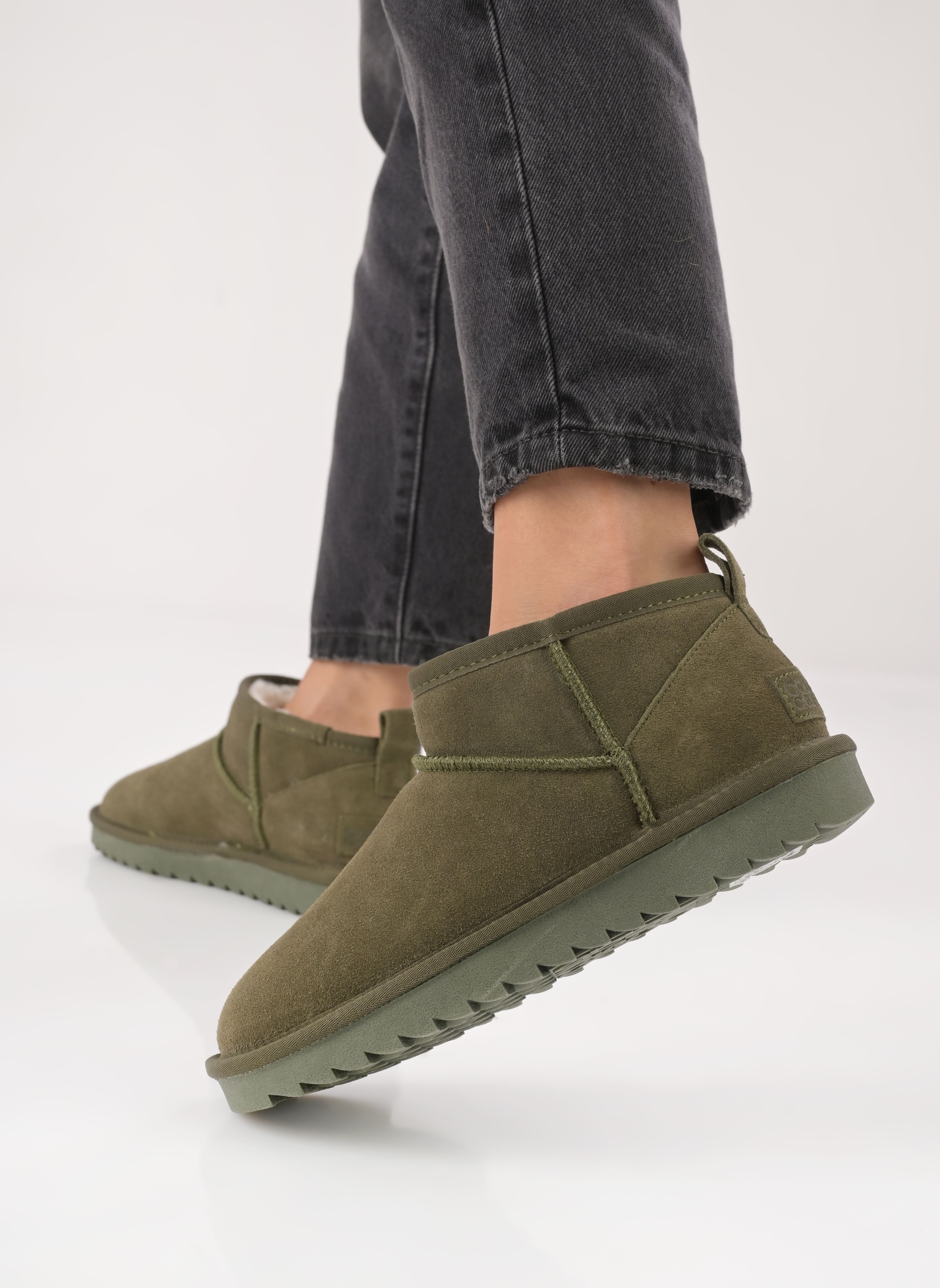 Gefütterte Stiefeletten Short Winter boot in suede damen grün Colors of California Gefütterte Stiefeletten Short Winter boot in suede damen grün MILITARY