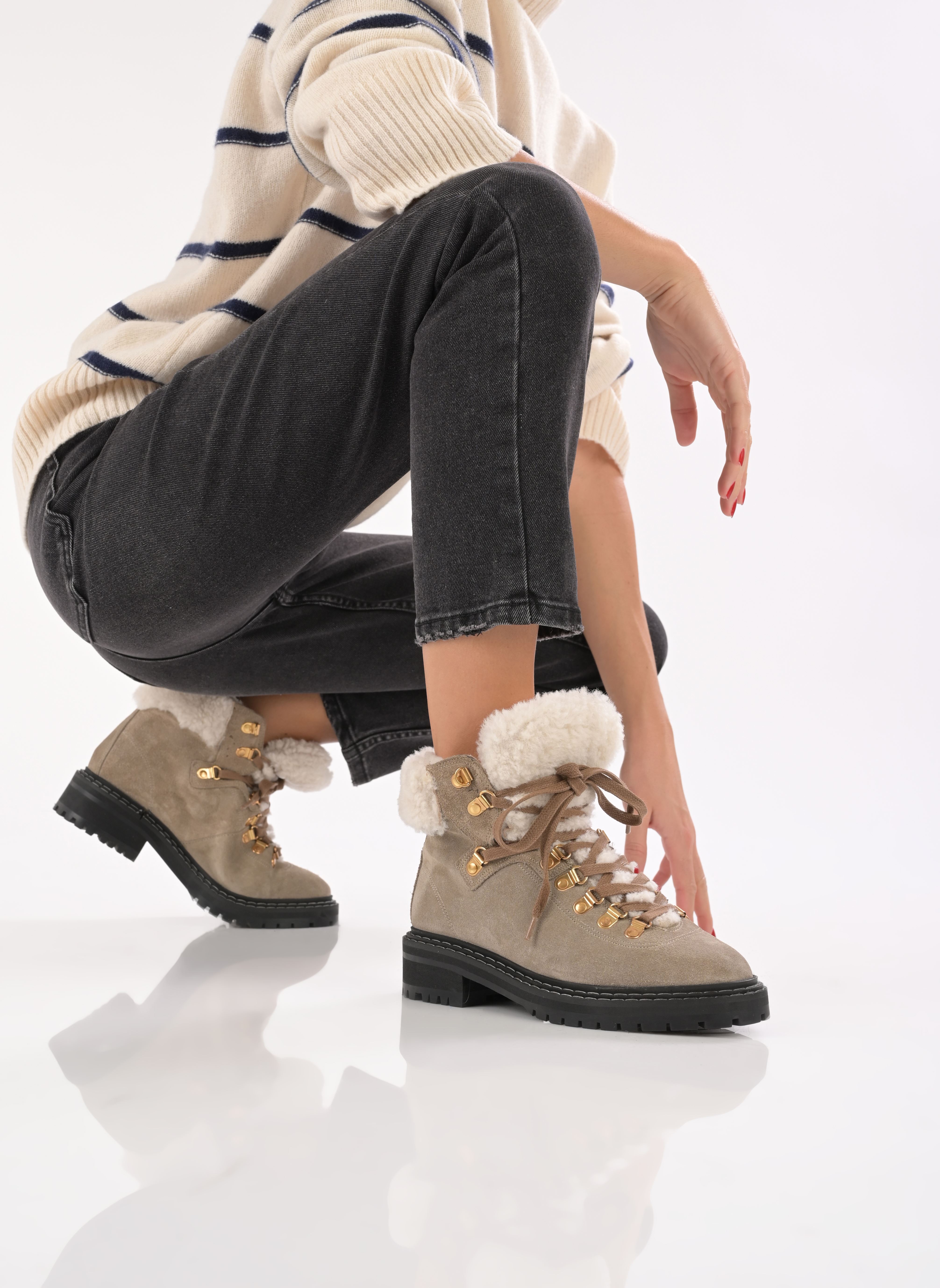 Bottines à lacets Beari Lamb Fur Oily femme beige Anonymous Copenhagen Bottines à lacets Beari Lamb Fur Oily femme beige CALF SUEDE MUSHROOM
