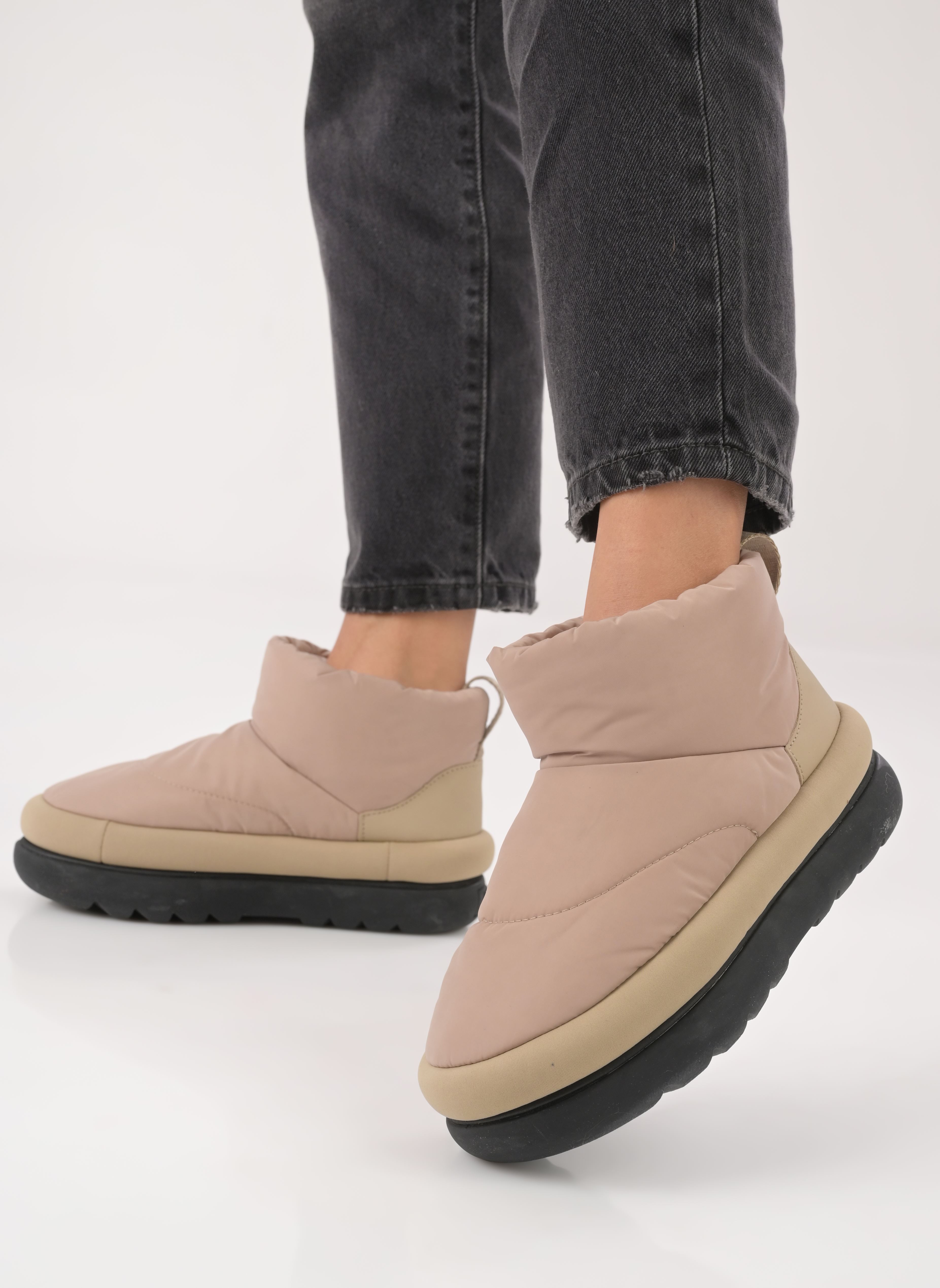 Bottines fourrées W CLASSIC MAXI MINI femme beige UGG Bottines fourrées W CLASSIC MAXI MINI femme beige MUSTARD SEED