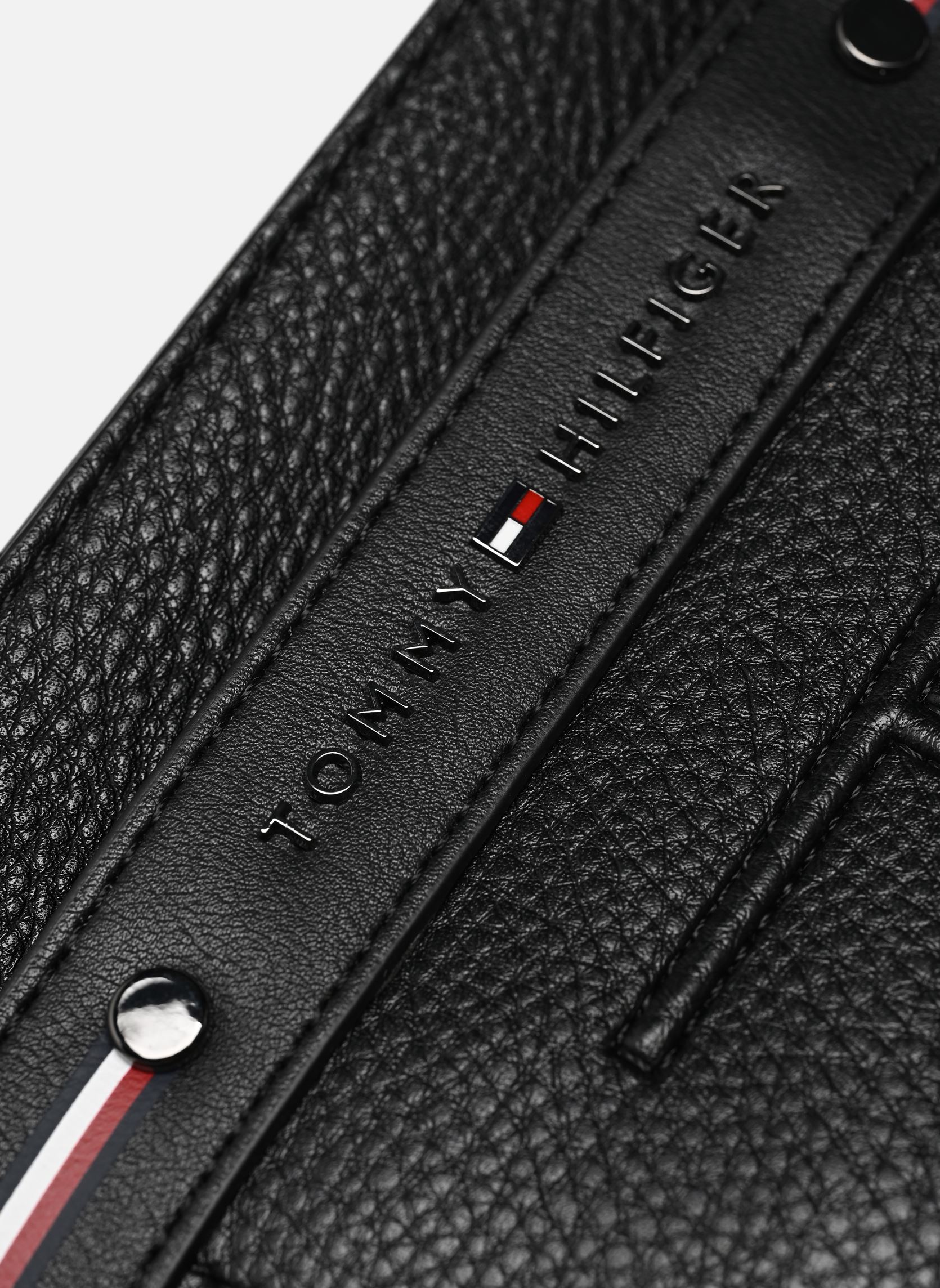 Tassen TH CENTRAL MINI CROSSOVER heren zwart Tommy Hilfiger Tassen TH CENTRAL MINI CROSSOVER heren zwart BLACK 2