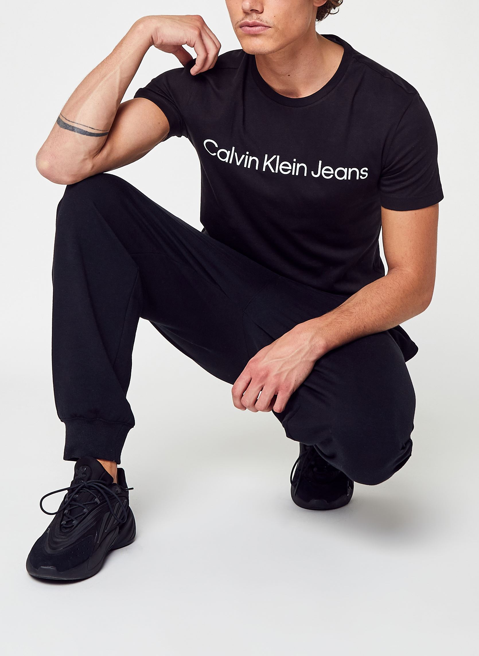 Tee-shirts Core Institutional Logo Slim Tee homme noir Calvin Klein Jeans Tee-shirts Core Institutional Logo Slim Tee homme noir CK BLACK