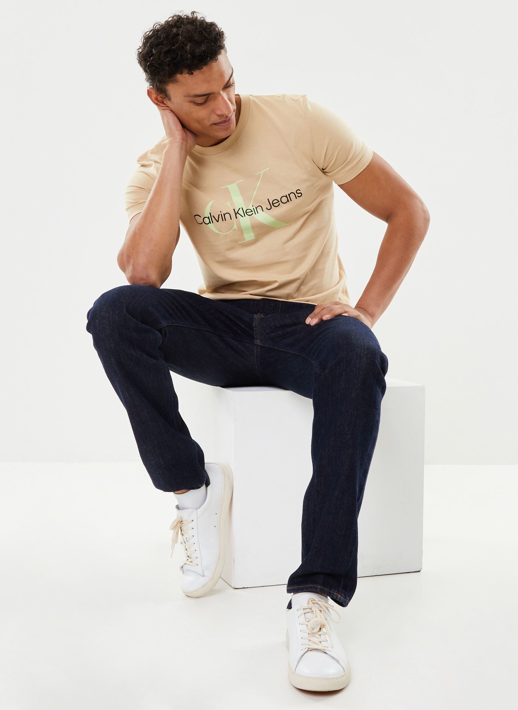Tee-shirts Seasonal Monologo Tee homme beige Calvin Klein Jeans Tee-shirts Seasonal Monologo Tee homme beige BEIGE