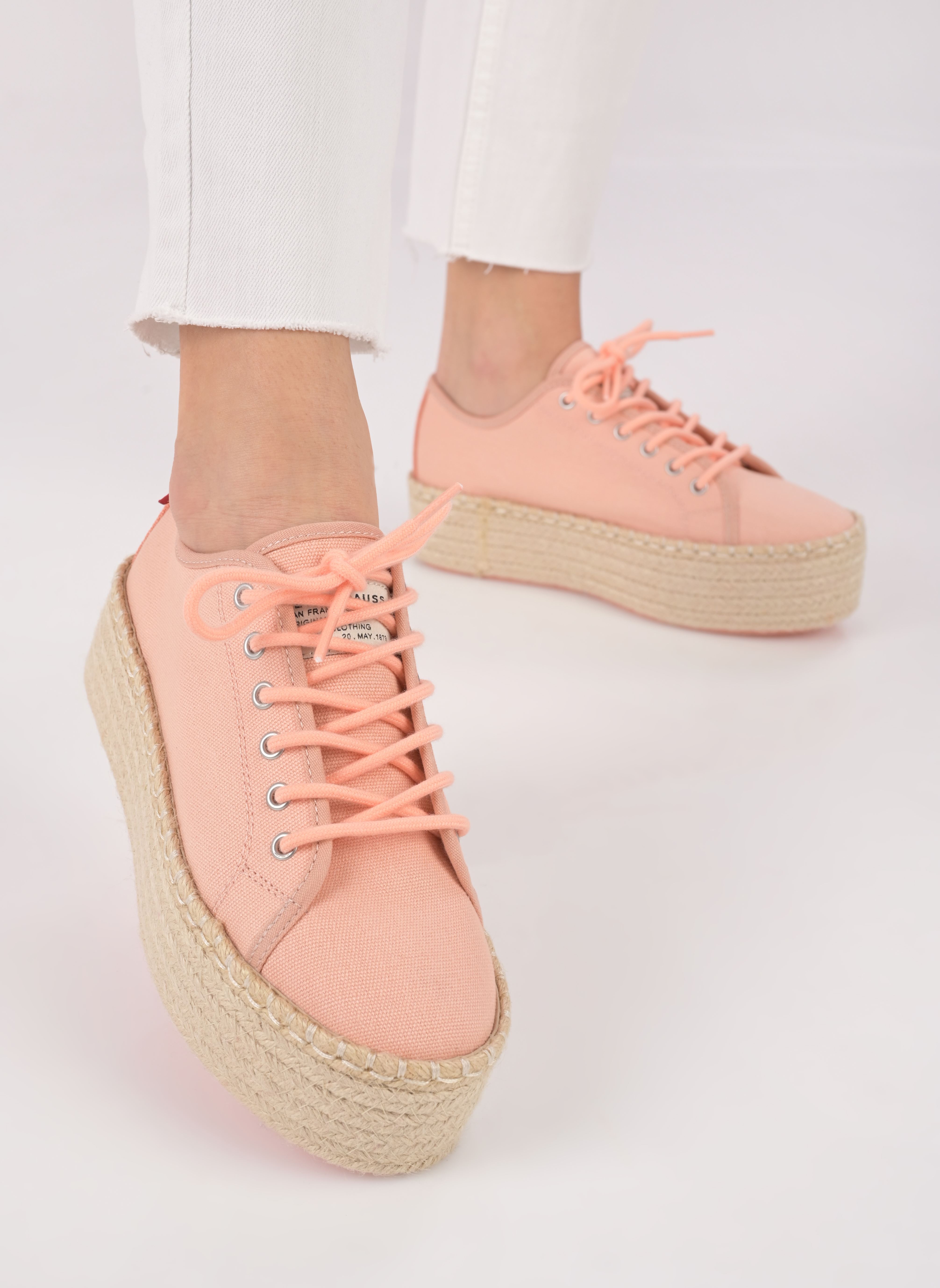 Baskets toile TIJUANA 2.0 ESPADRILLE femme orange Levi's Baskets toile TIJUANA 2.0 ESPADRILLE femme orange Light orange