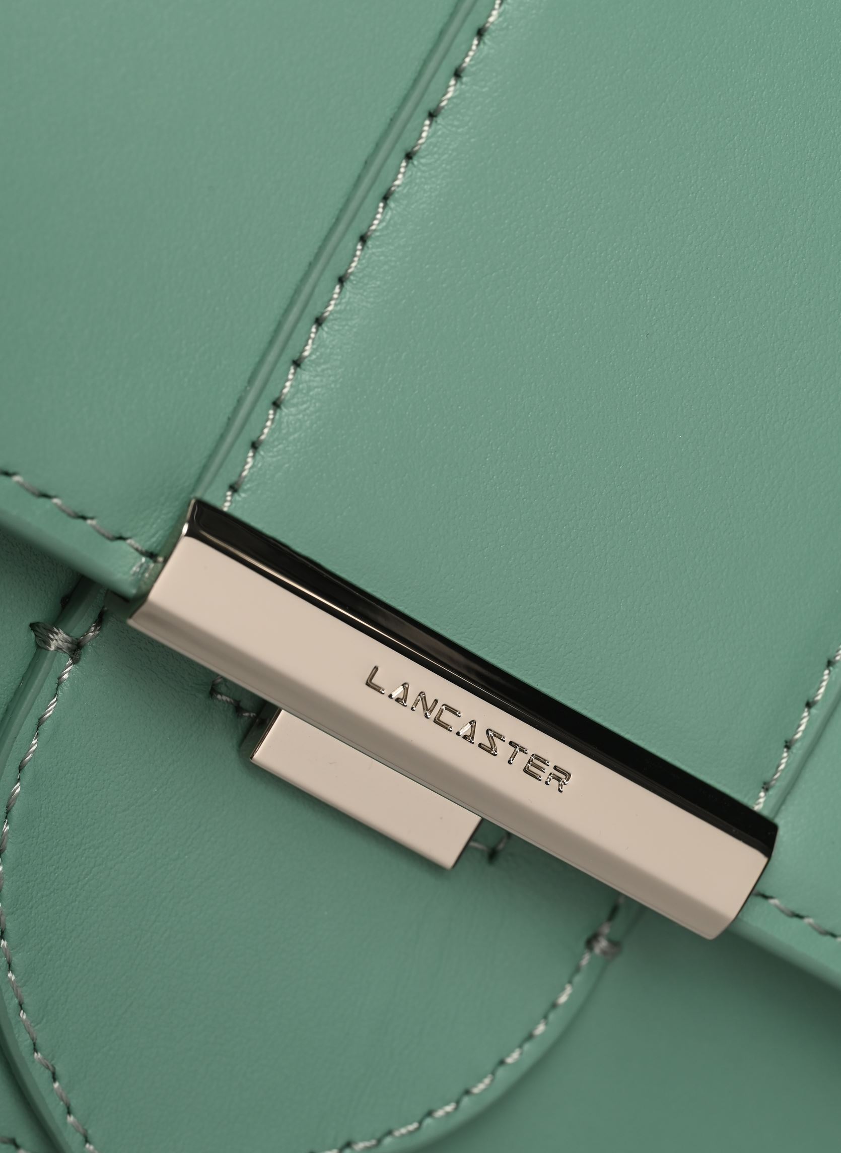 Handtassen Sac baguette A rabat avec fermoir Paris dames groen Lancaster Handtassen Sac baguette A rabat avec fermoir Paris dames groen VERT EUCALYPTUS