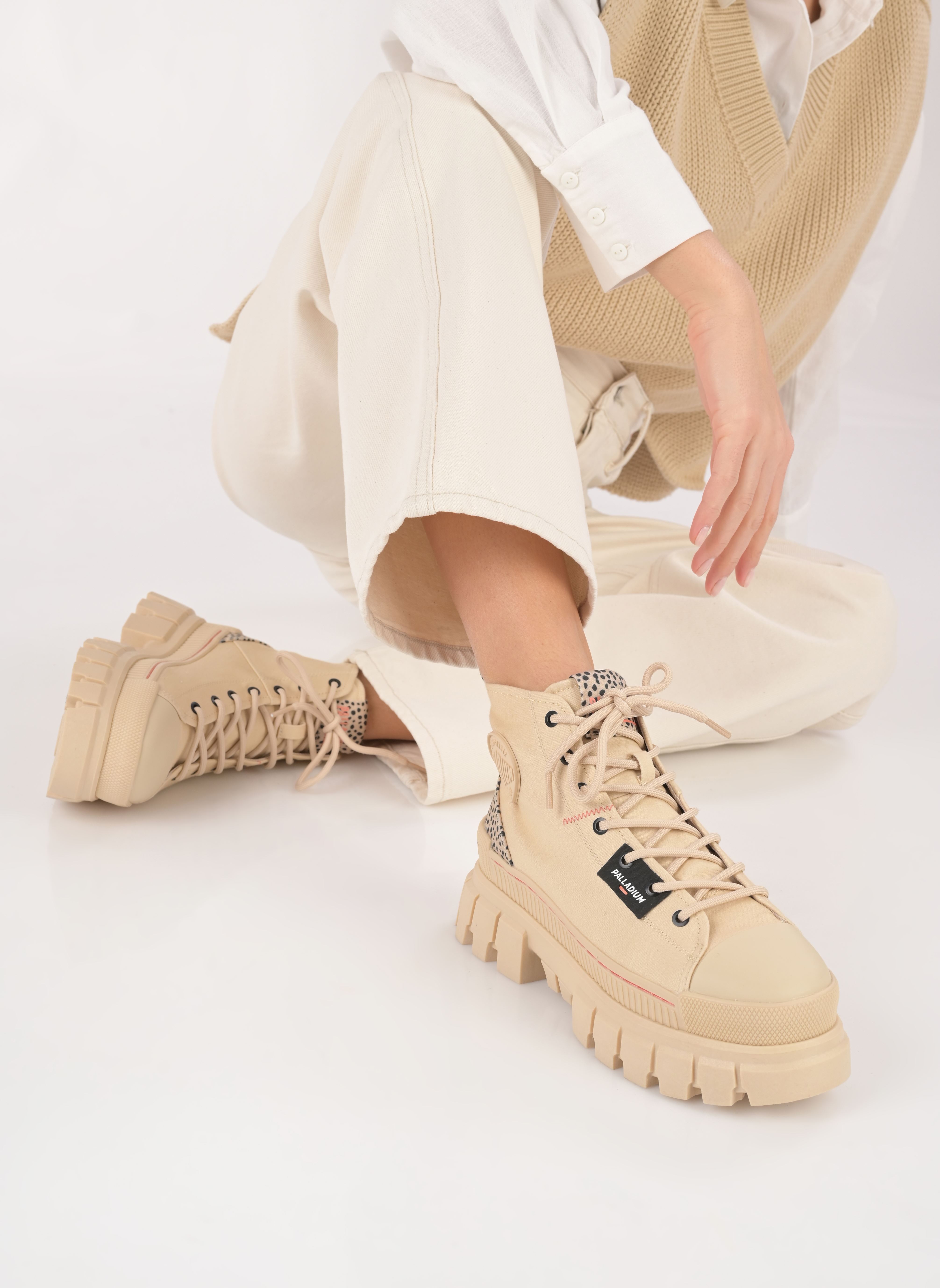 Geschnürte Stiefeletten REVOLT SAFARI W damen beige Palladium Geschnürte Stiefeletten REVOLT SAFARI W damen beige SAND
