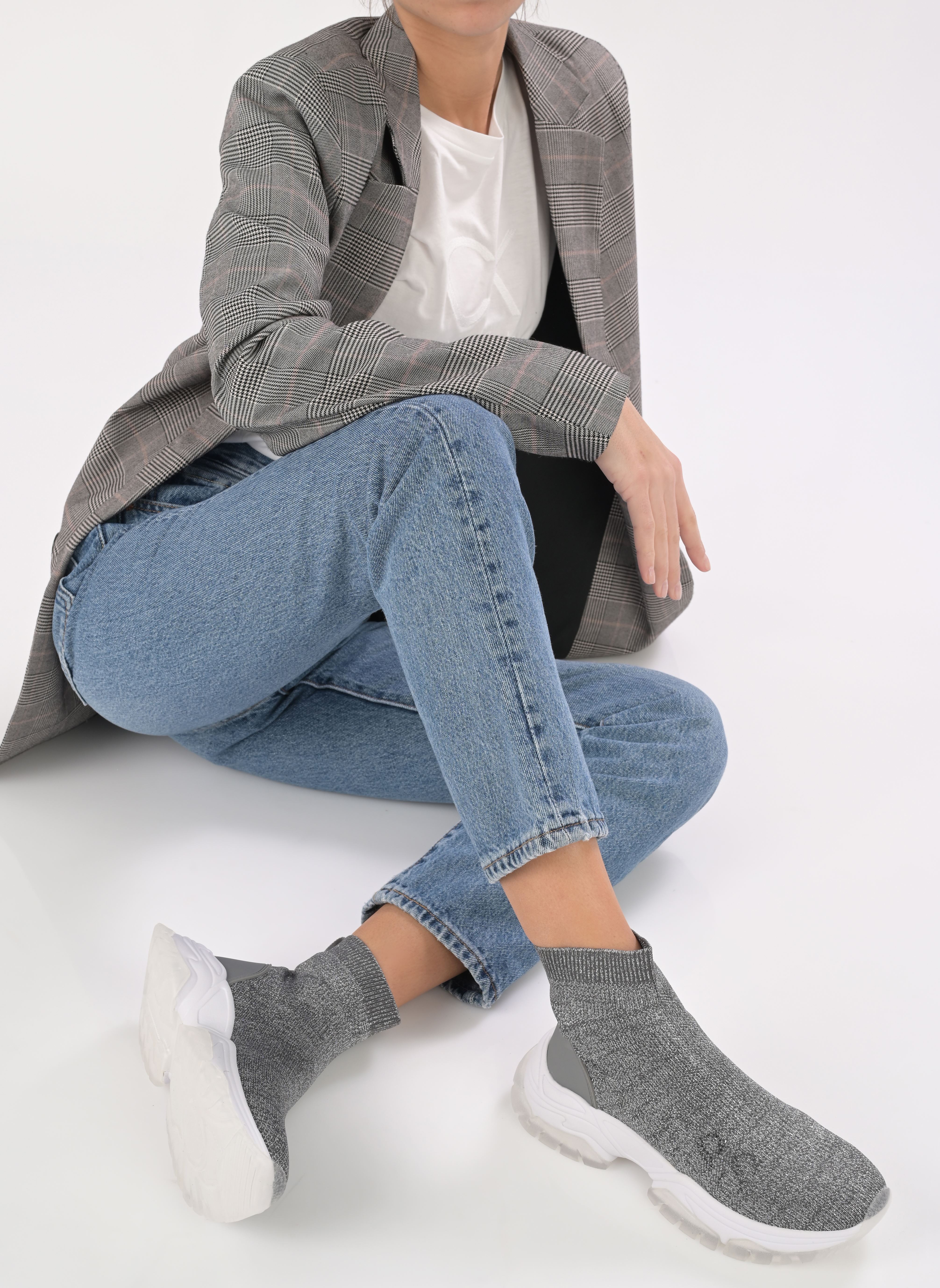 Niedrige Sneaker NOLLEN damen grau Guess Niedrige Sneaker NOLLEN damen grau Pewte